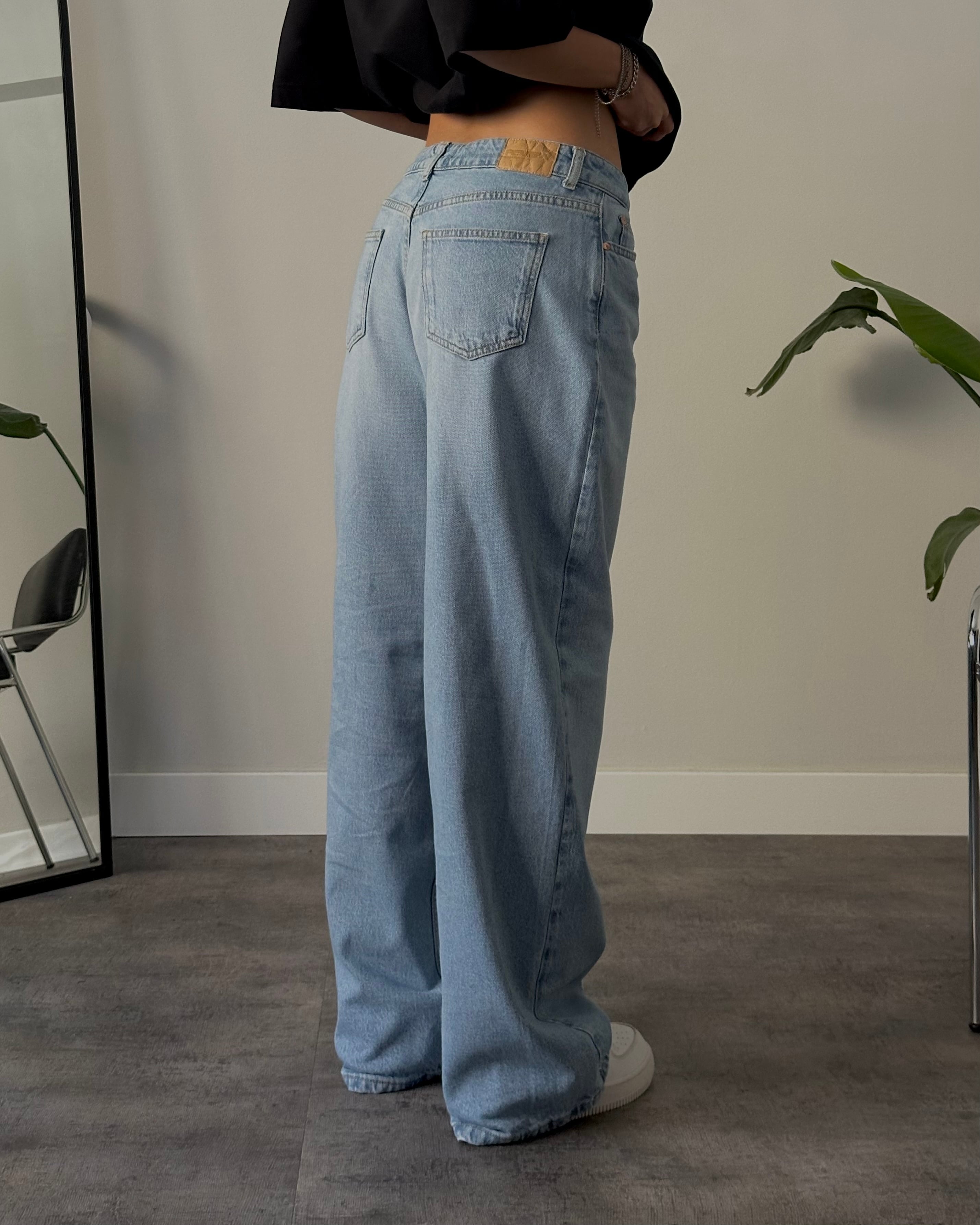 Düşük Bel Bol Kesim Straight Jean