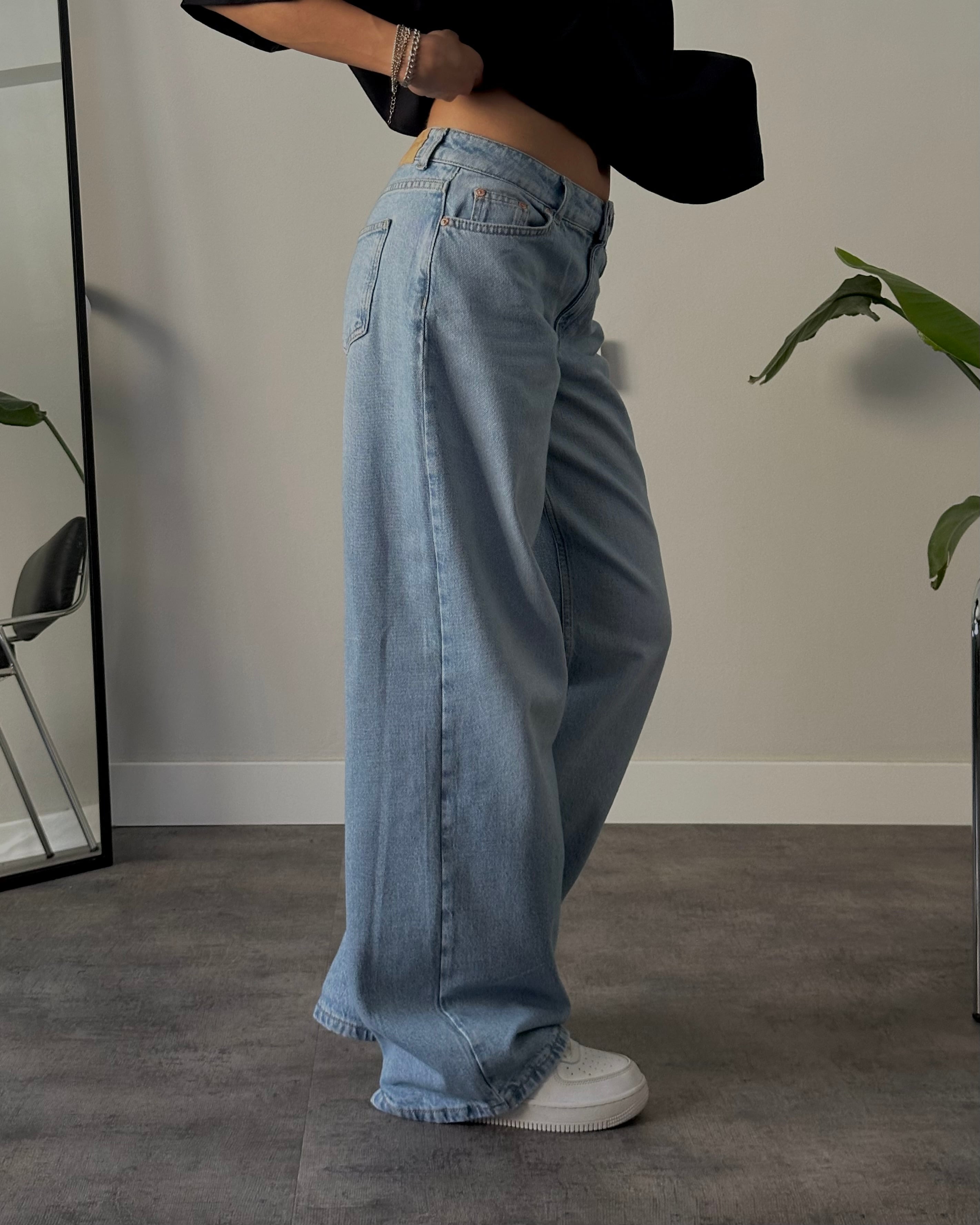 Düşük Bel Bol Kesim Straight Jean