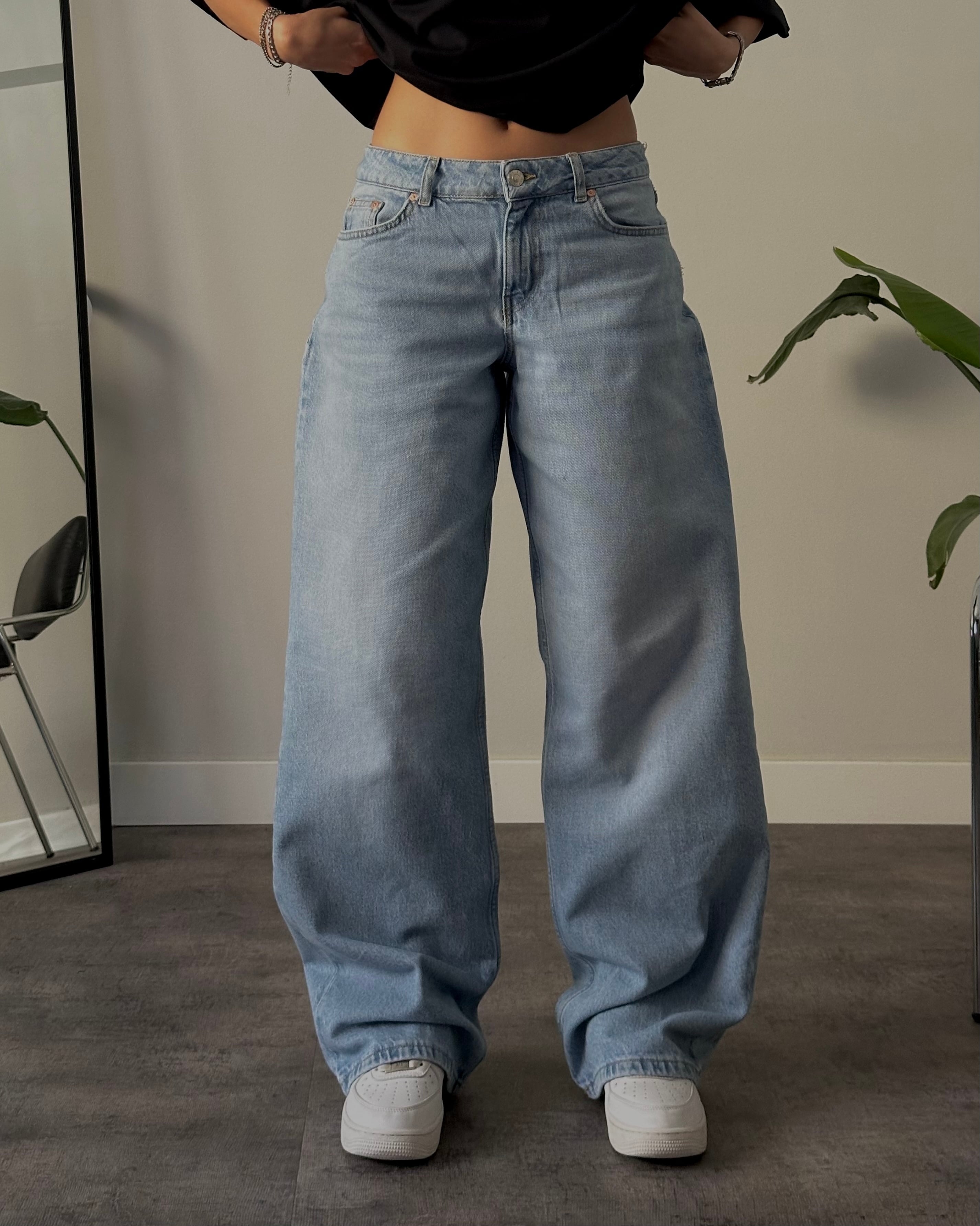 Düşük Bel Bol Kesim Straight Jean