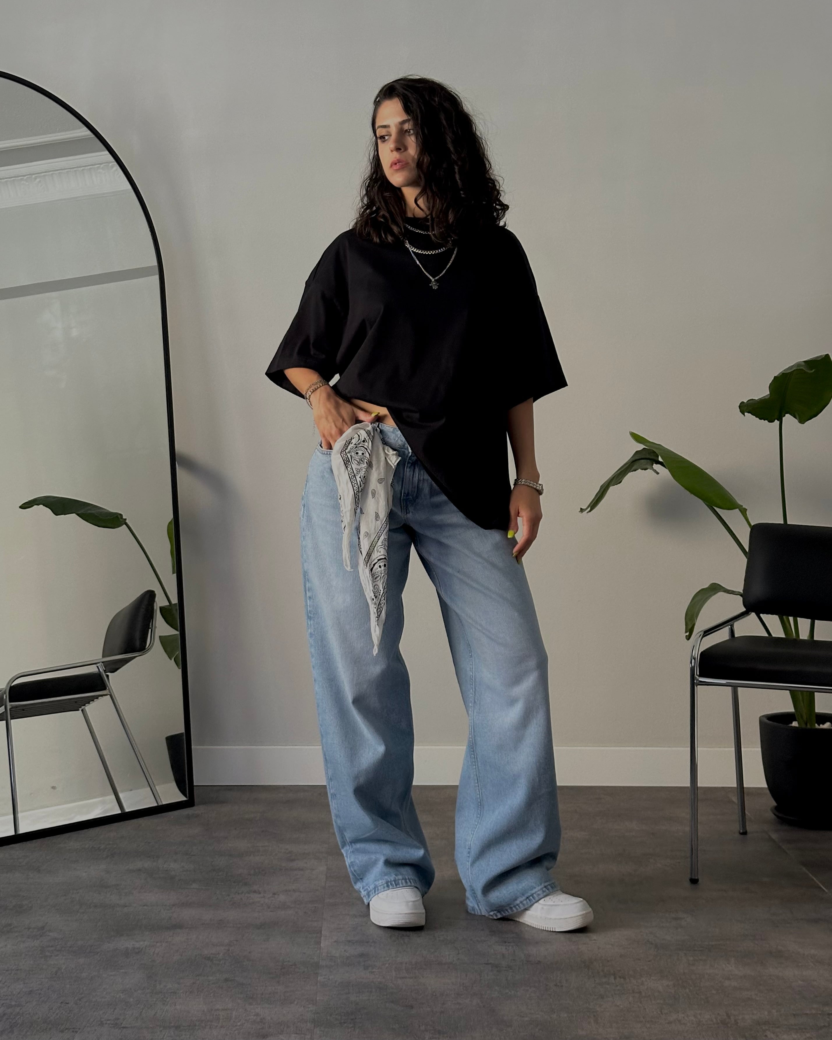 Düşük Bel Bol Kesim Straight Jean