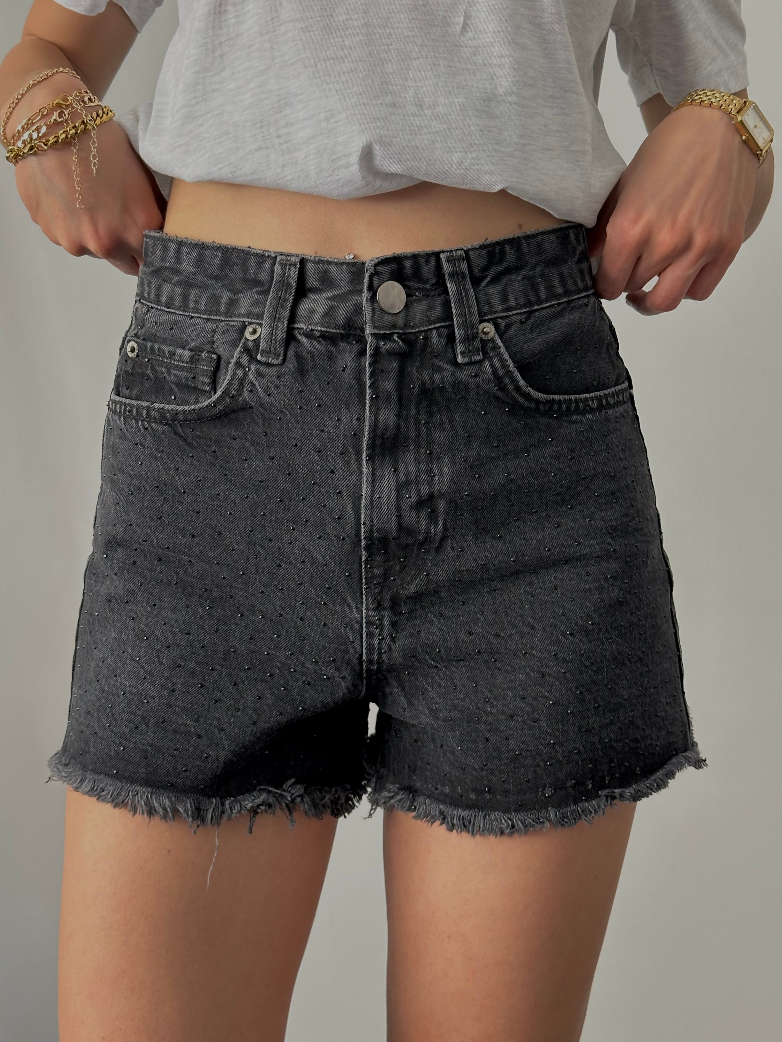 Yüksek Bel Taşlı Püsküllü Denim Şort (Hatalı Ürün) - Siyah Denim