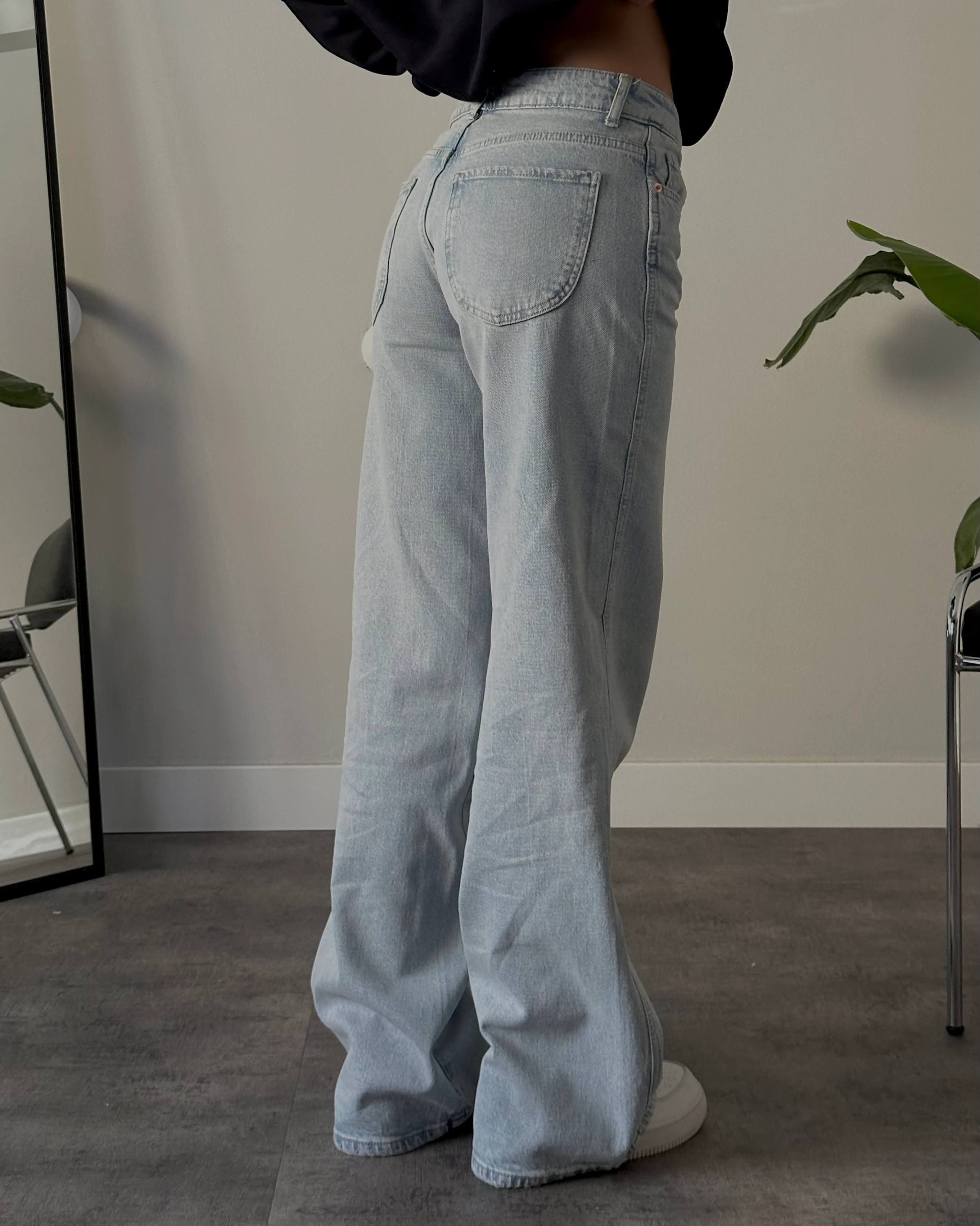 Orta Bel Mavi Yıkamalı Relaxed Fit Jean