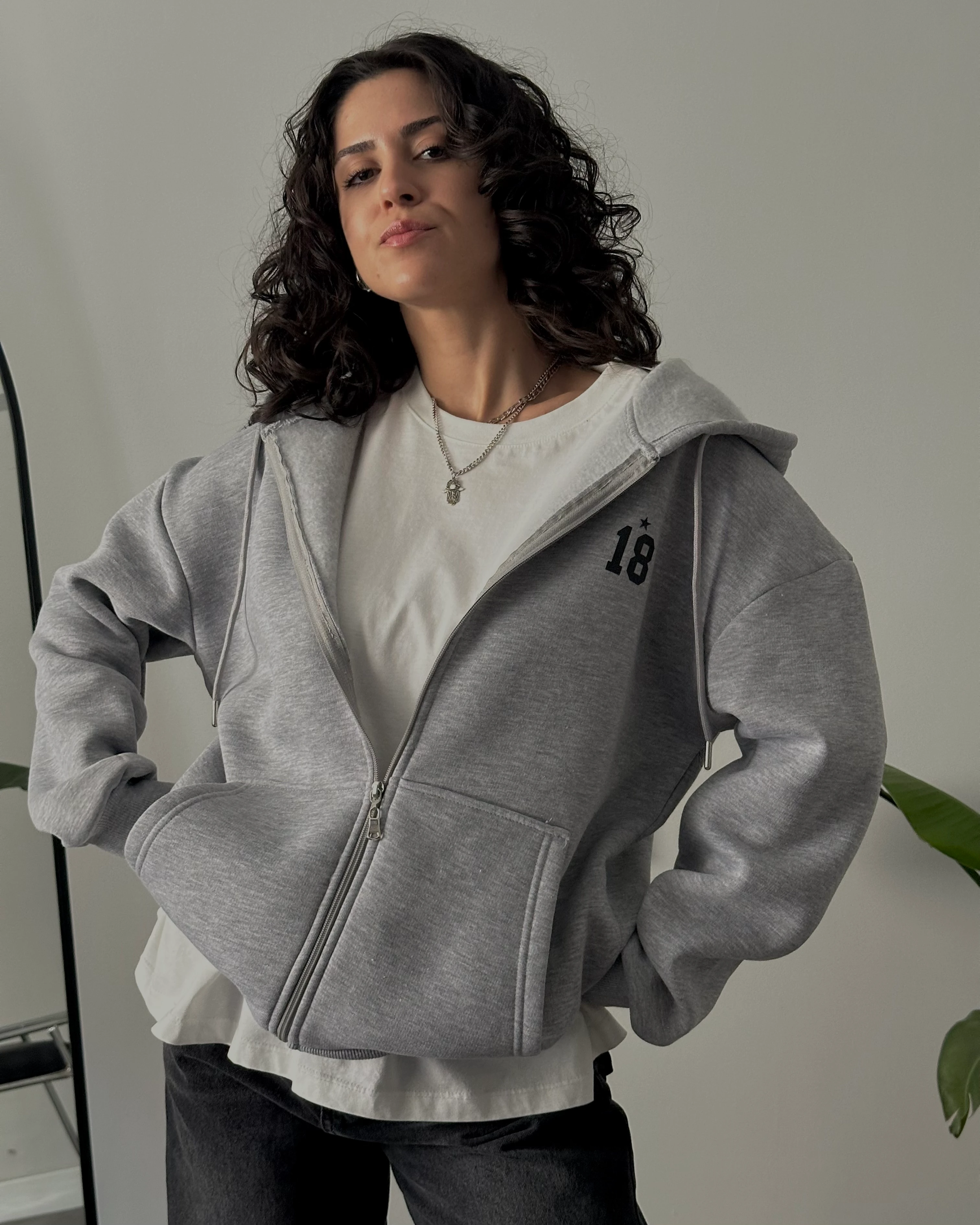 18 Baskılı Gri Oversize Kapüşonlu Fermuarlı Sweatshirt
