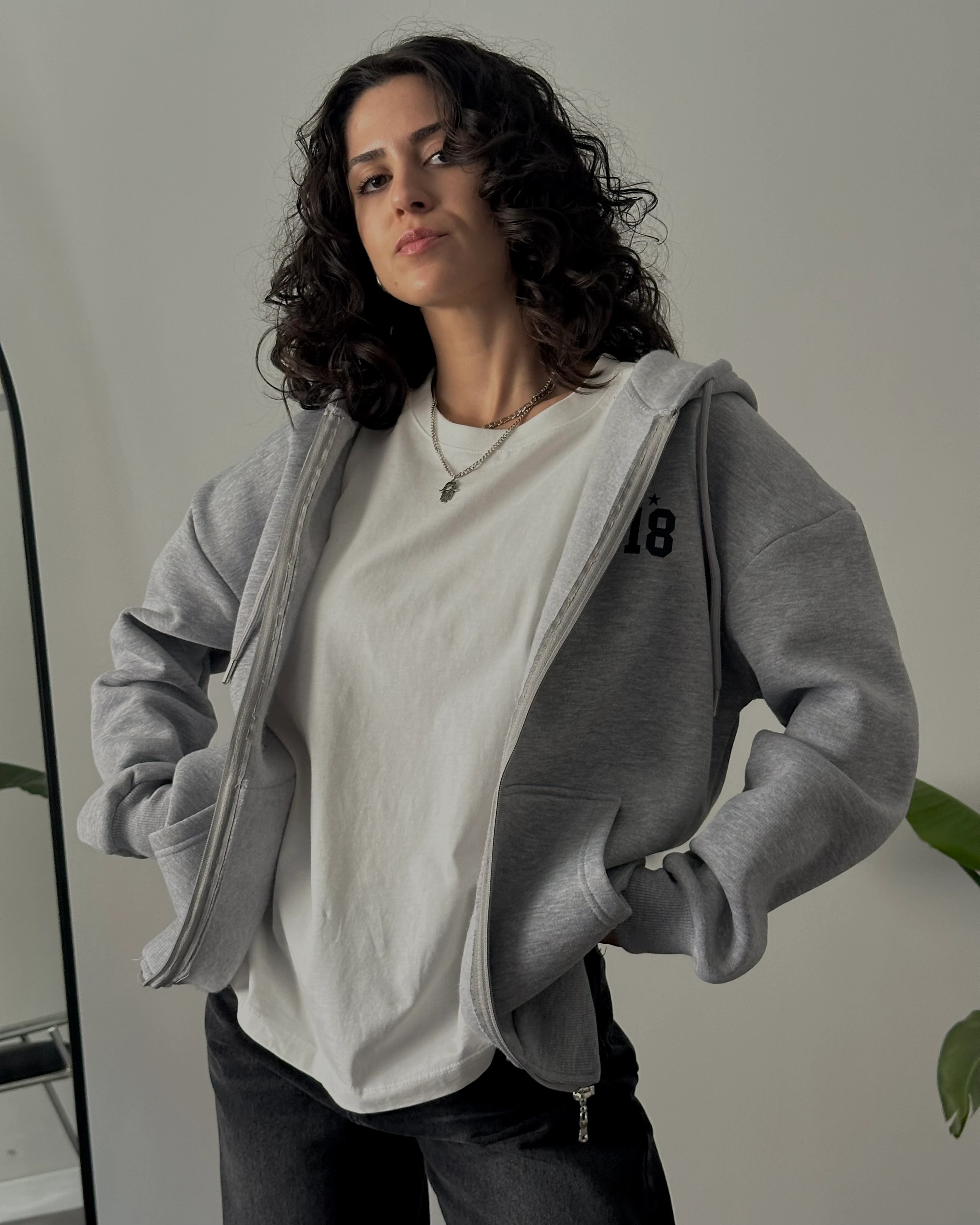 18 Baskılı Gri Oversize Kapüşonlu Fermuarlı Sweatshirt