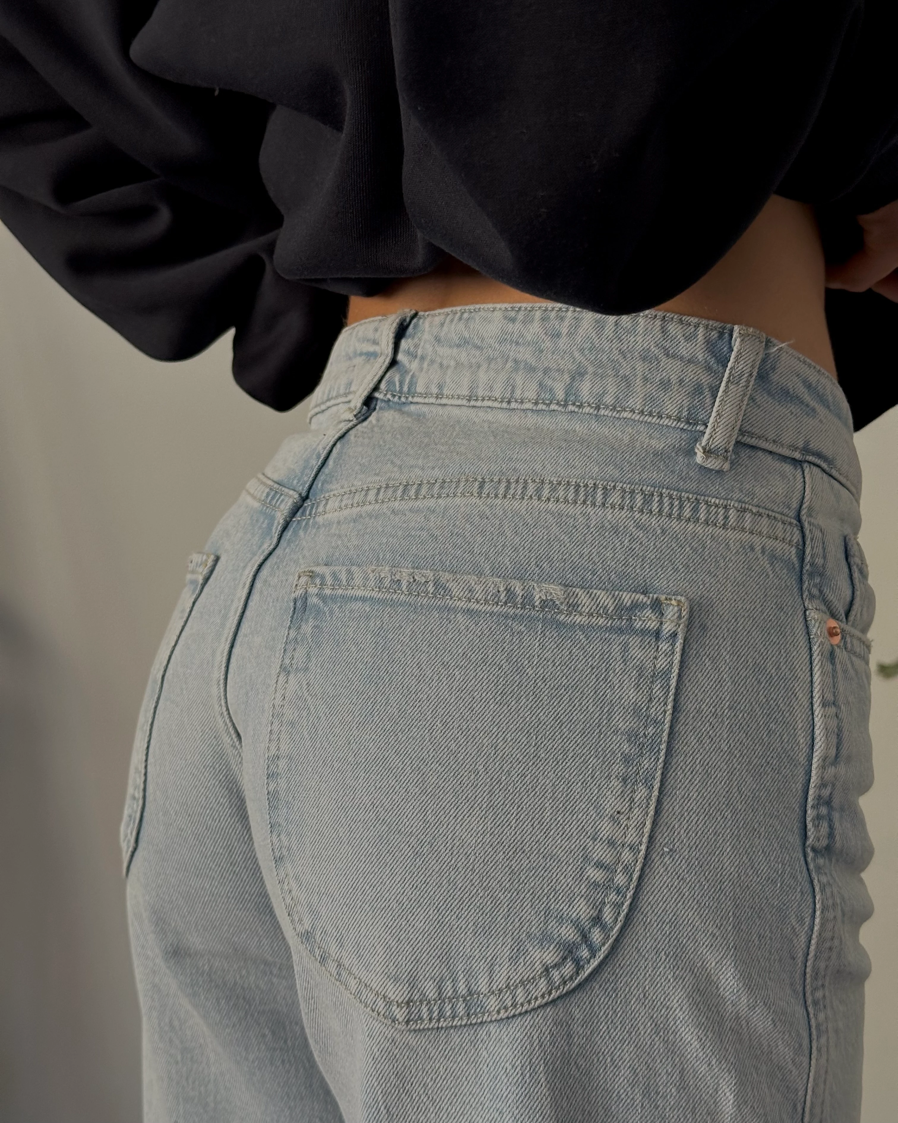 Orta Bel Mavi Yıkamalı Relaxed Fit Jean