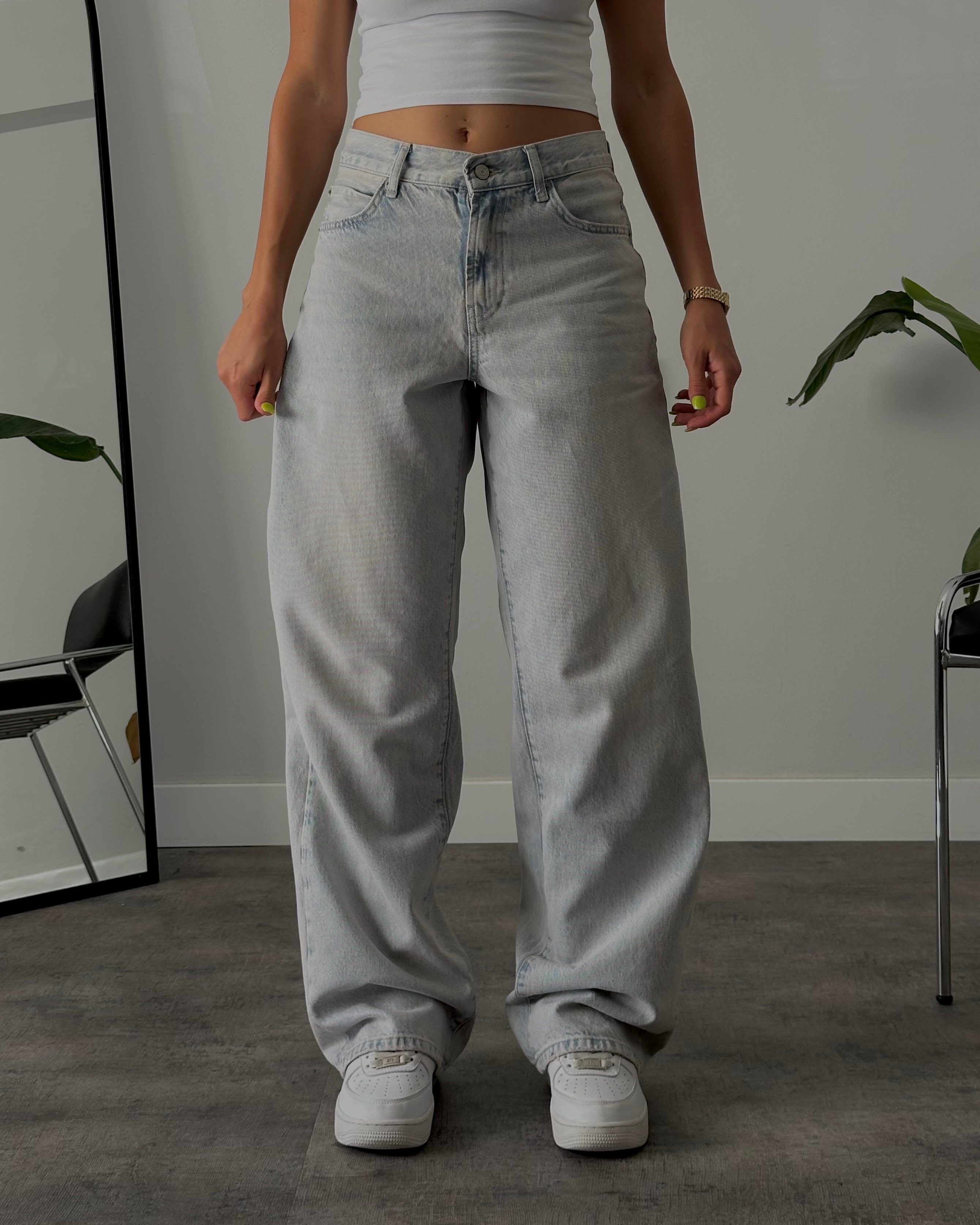 Orta Bel Açık Mavi Yıkamalı Relaxed Jean