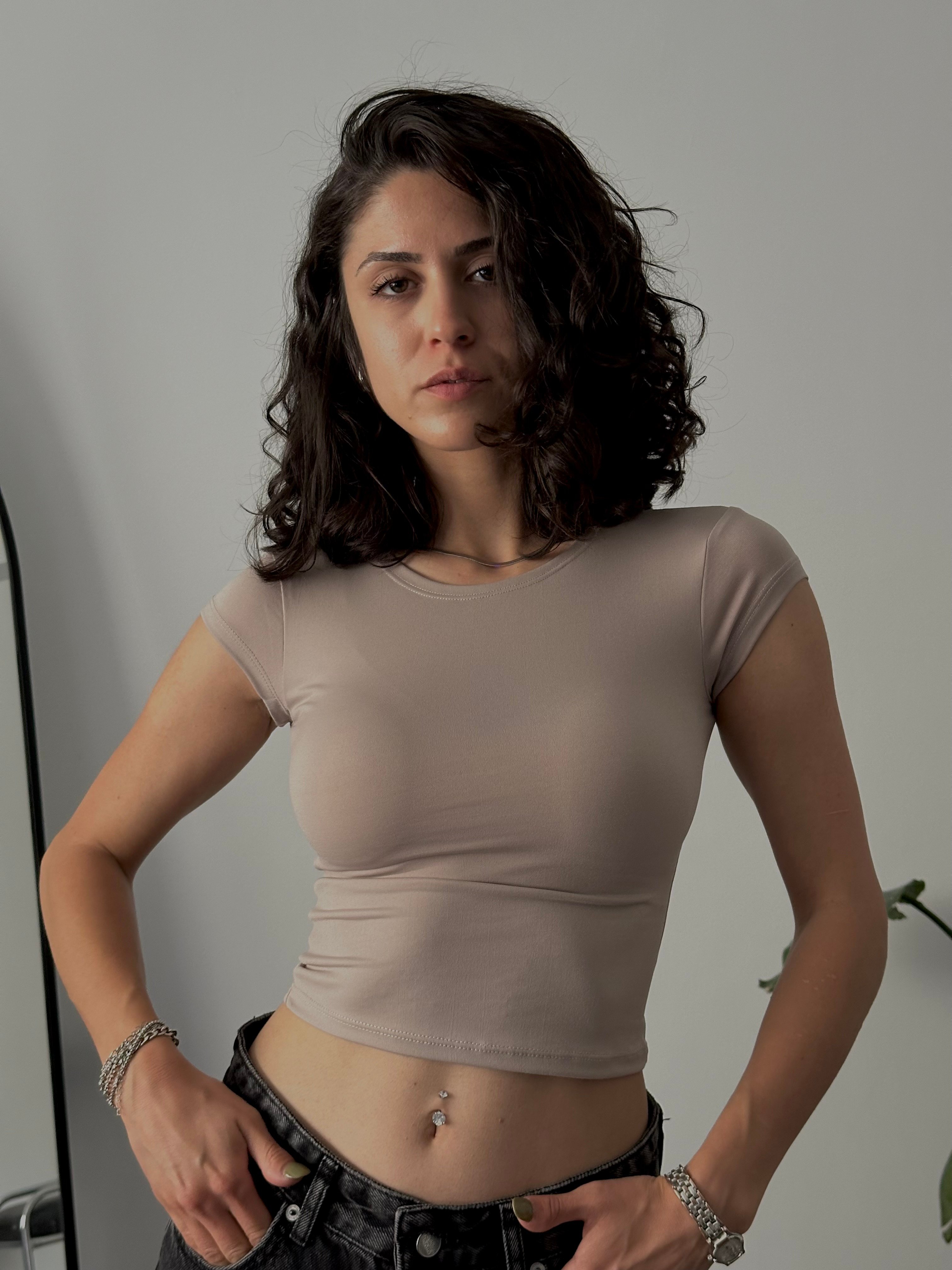 Slim Fit Basic Kısa Kollu Crop  - Bej