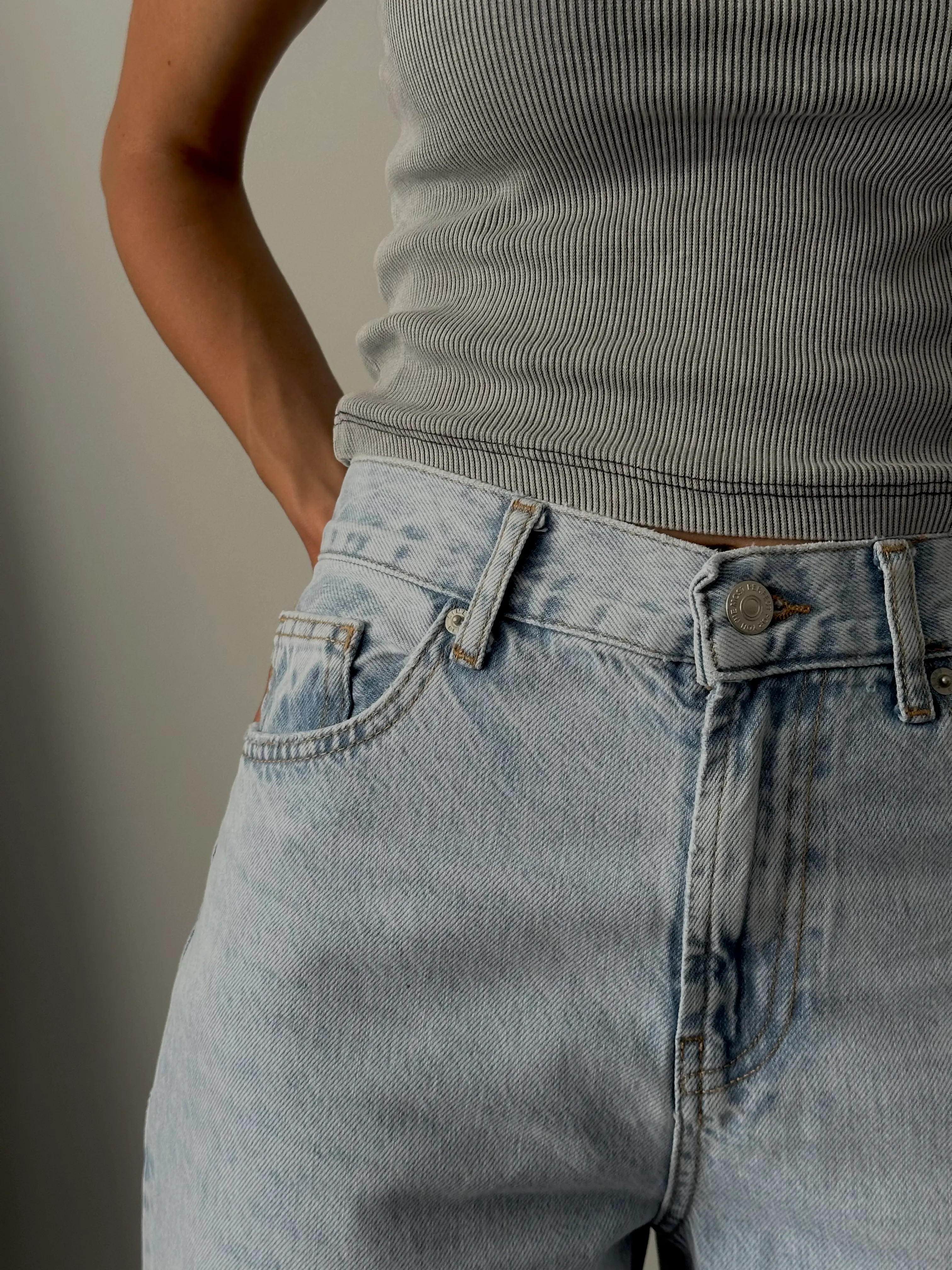 Yüksek Bel Straight Jean - Hafif Yıkamalı Denim