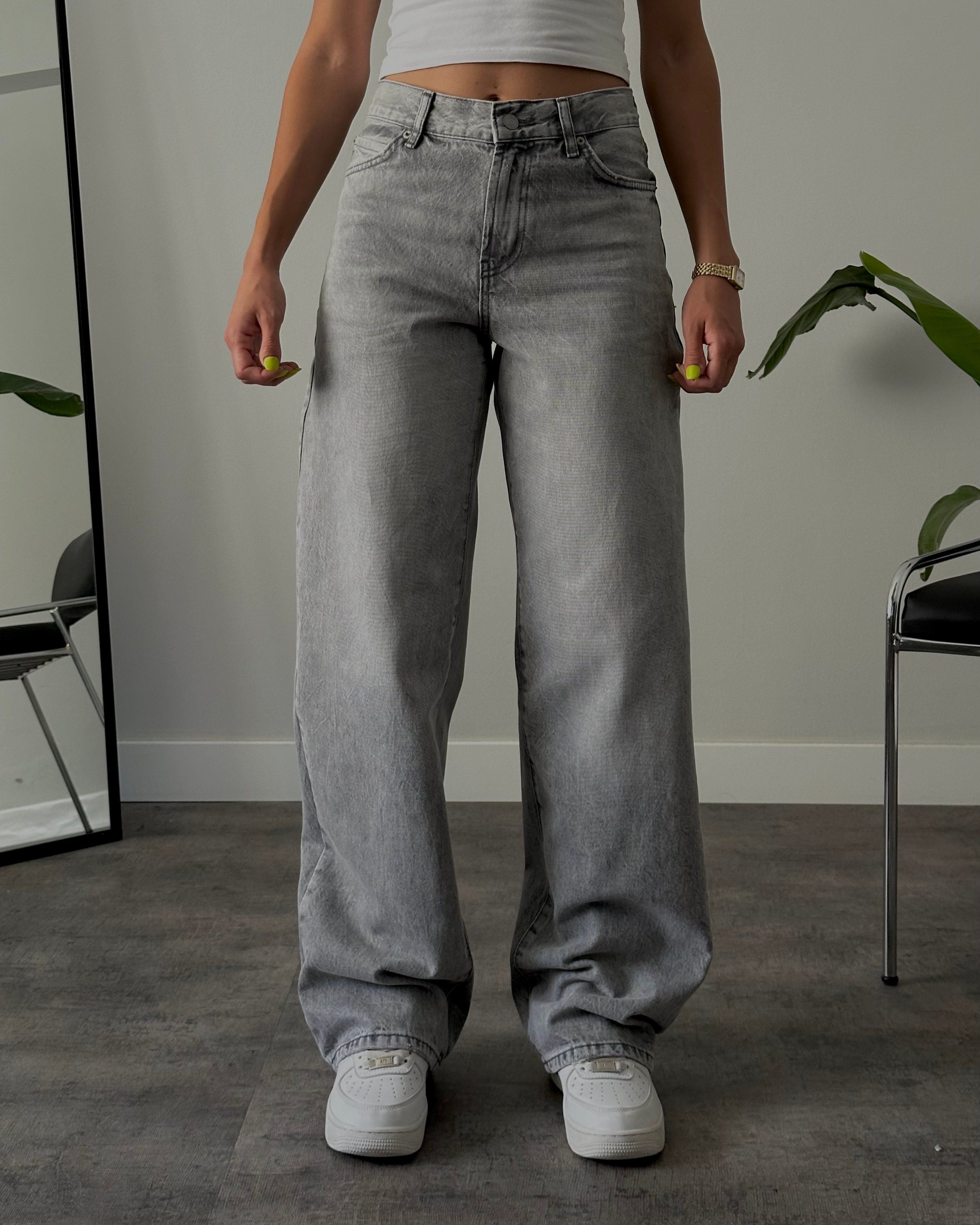 Women’s Mid-Rise Relaxed Fit Jeans