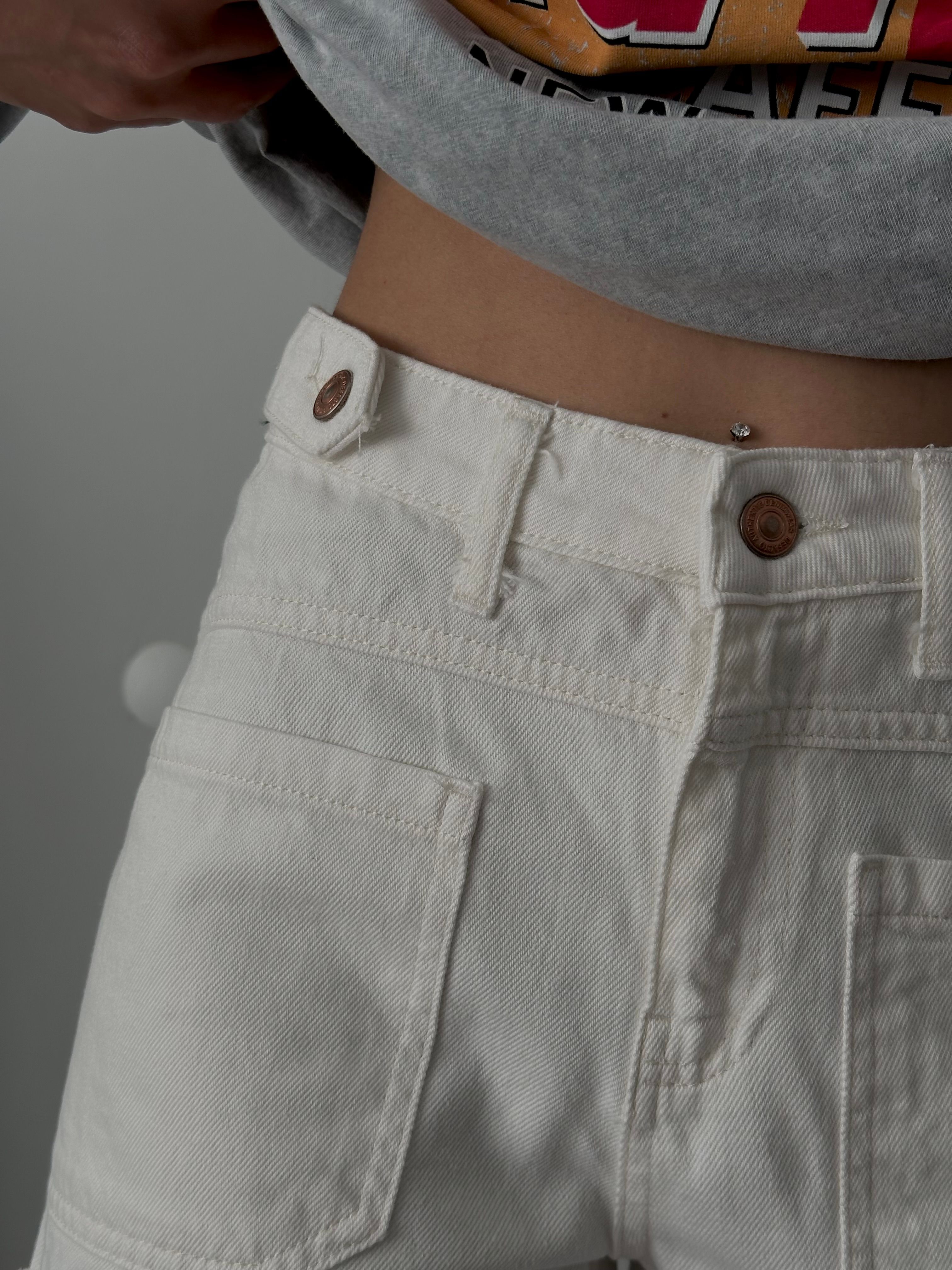 Yüksek Bel Ön Cepli Denim Şort