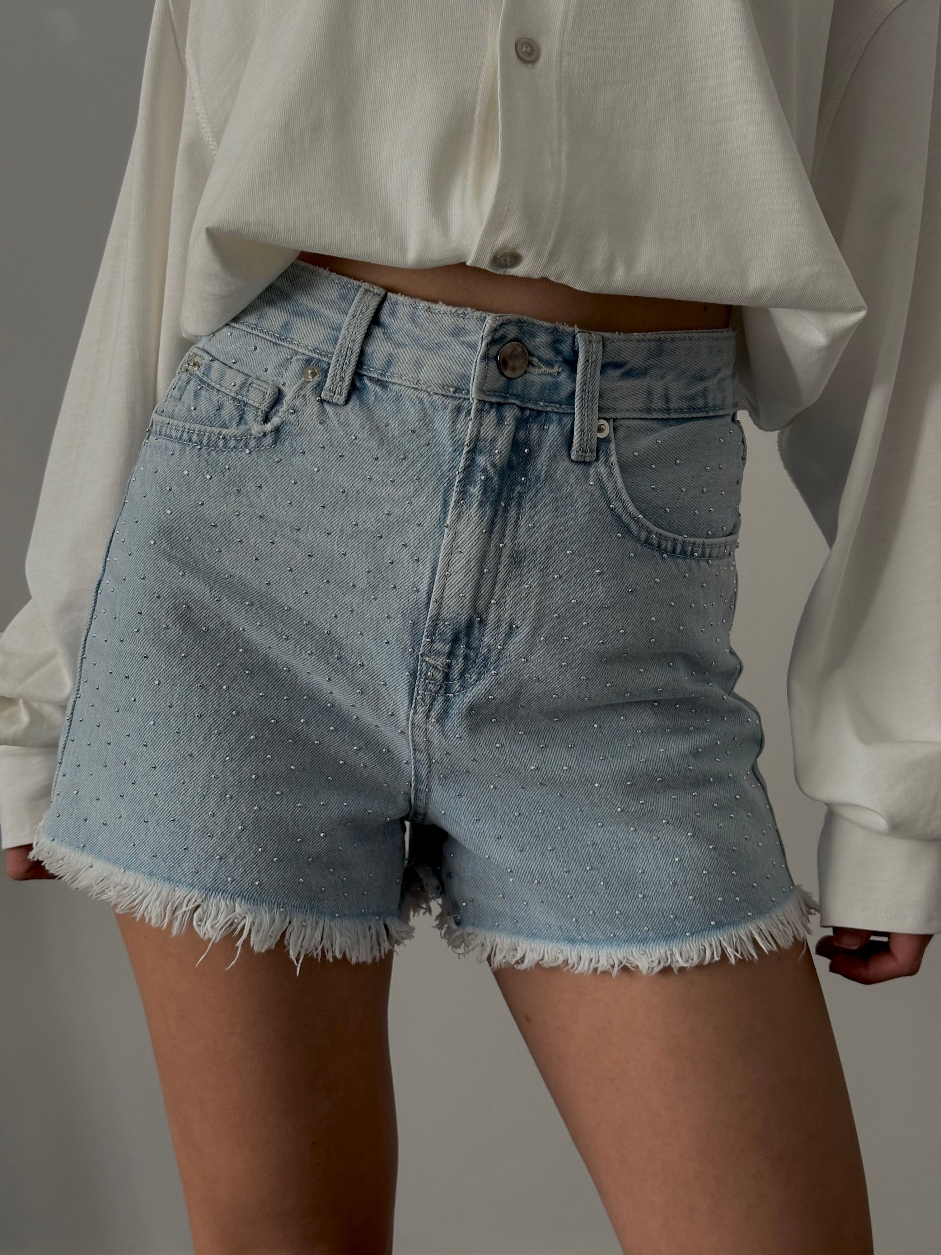 Yüksek Bel Taşlı Püsküllü Denim Şort