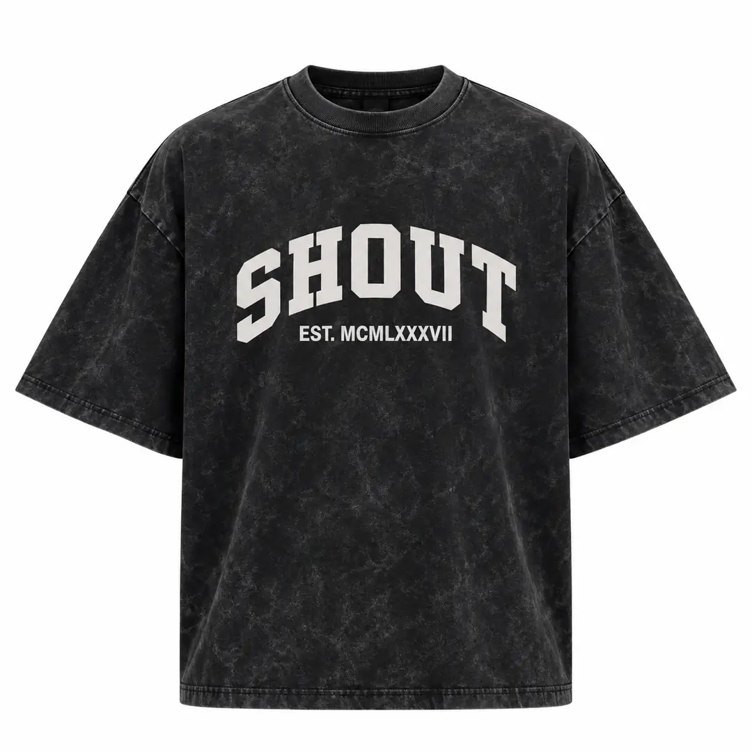 SHOUT College Acid Wash Boxy Fit Tişört – hip hop giyim tarzına uygun SHOUT parçası