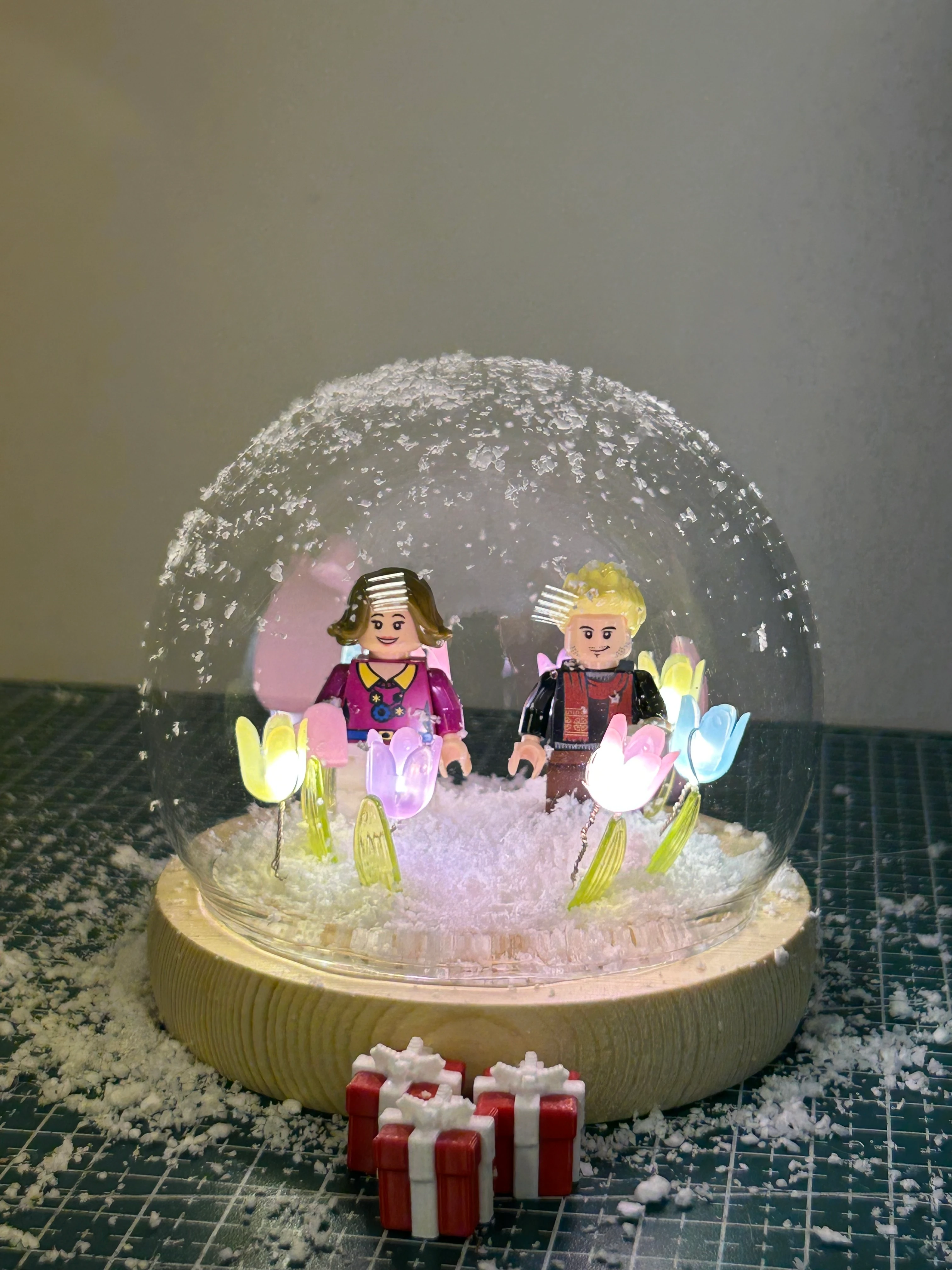 Kişiselleştirilebilir 2 Figürlü Kar Küresi