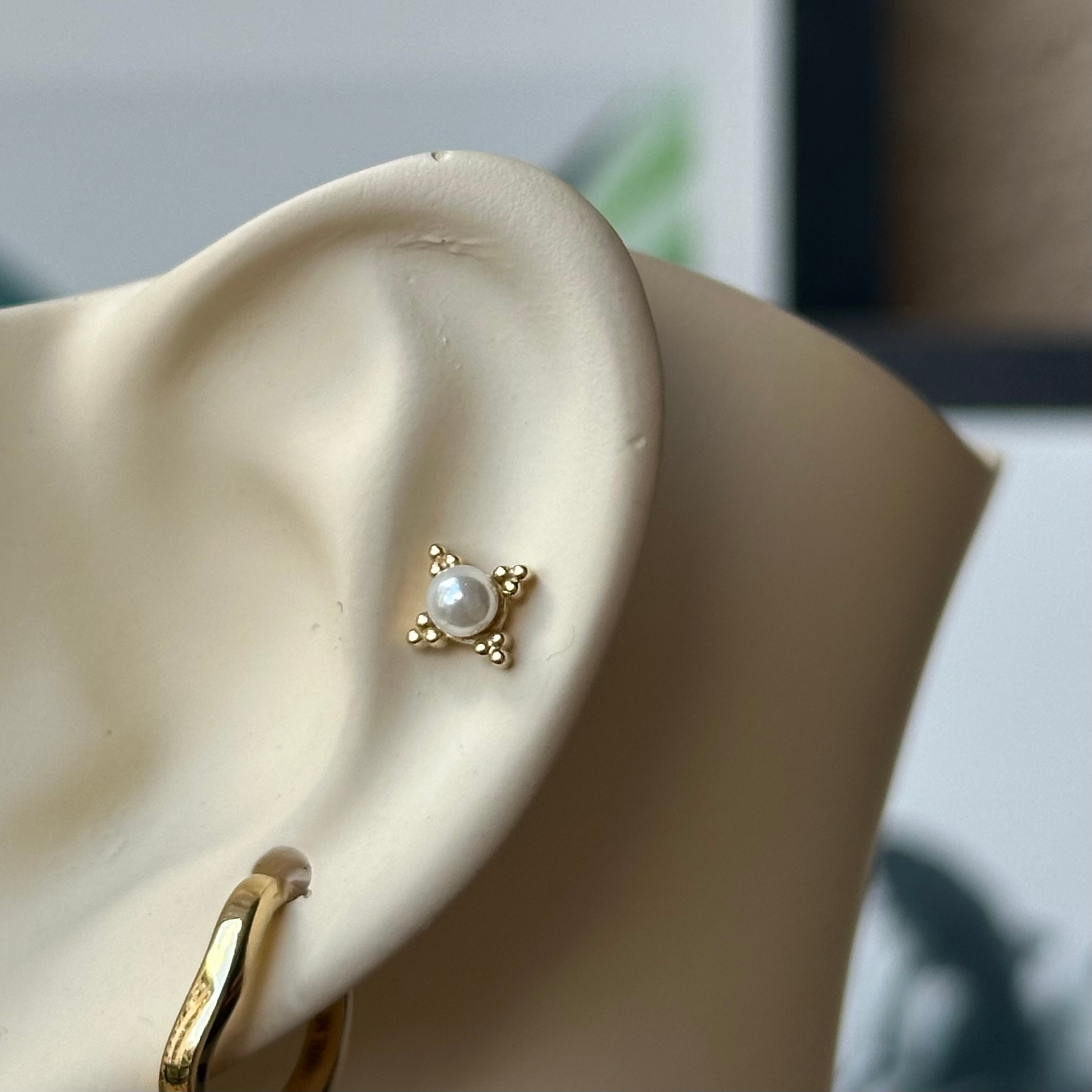 14K Gold with Pearl