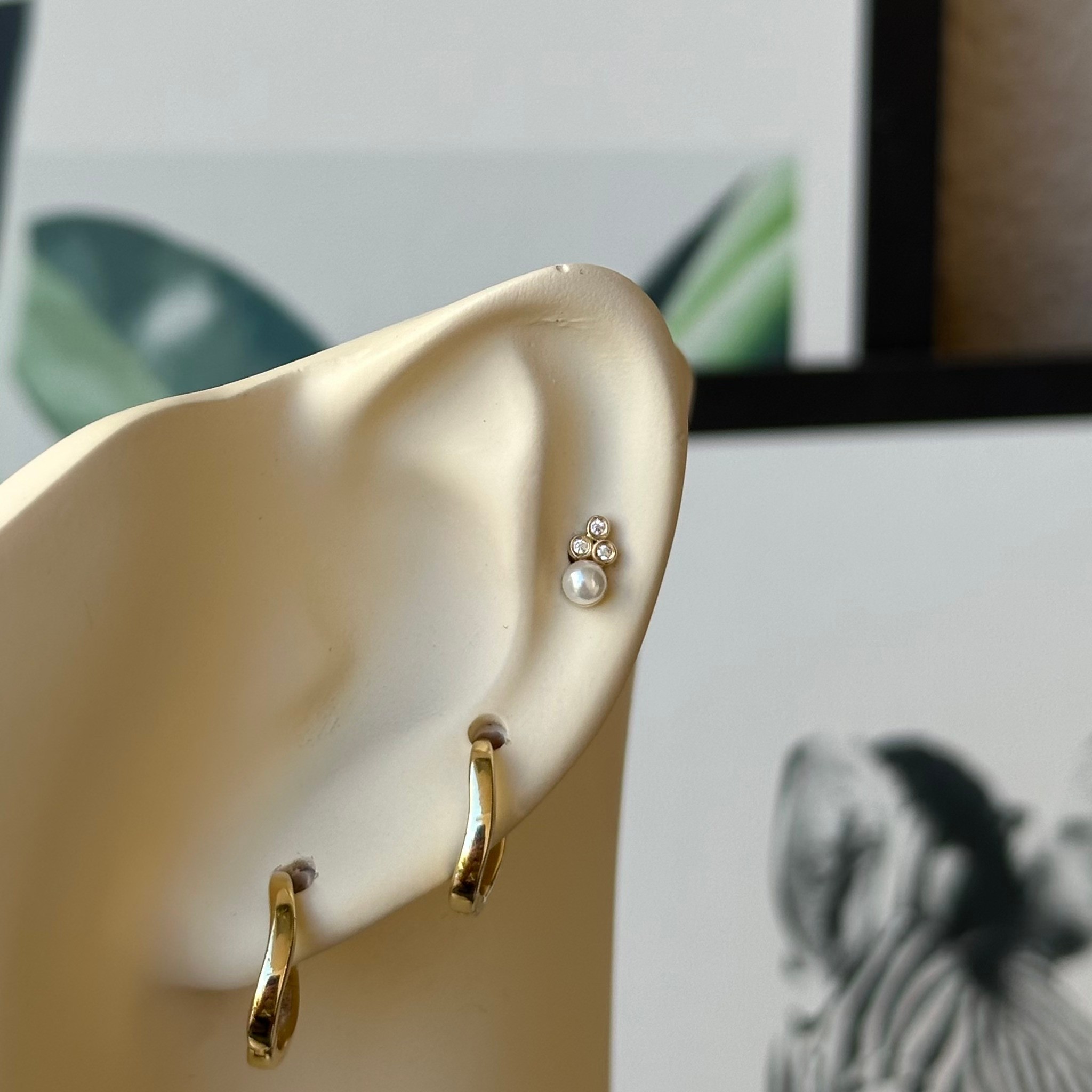 14K Gold Triple Pearl With Stone Piercing