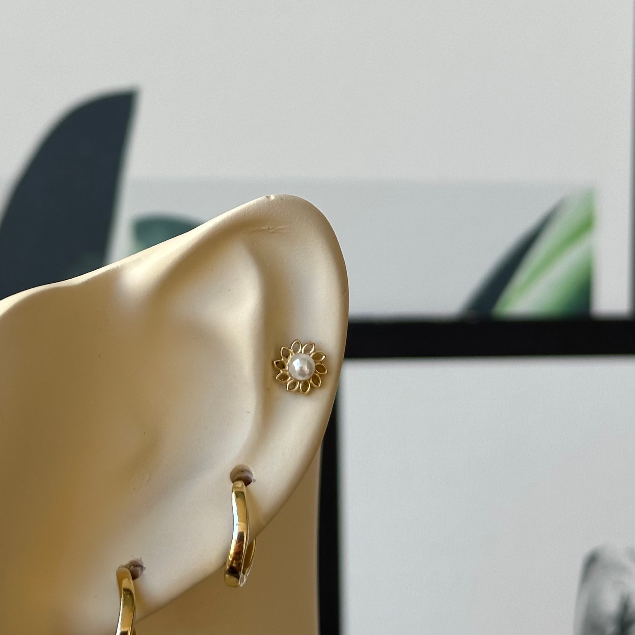 14K Gold Sunny With Pearl Piercing
