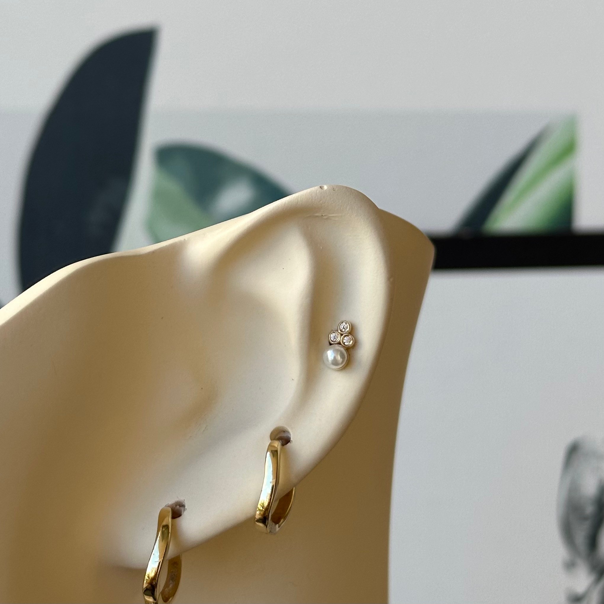 14K Gold Triple Pearl With Stone Piercing