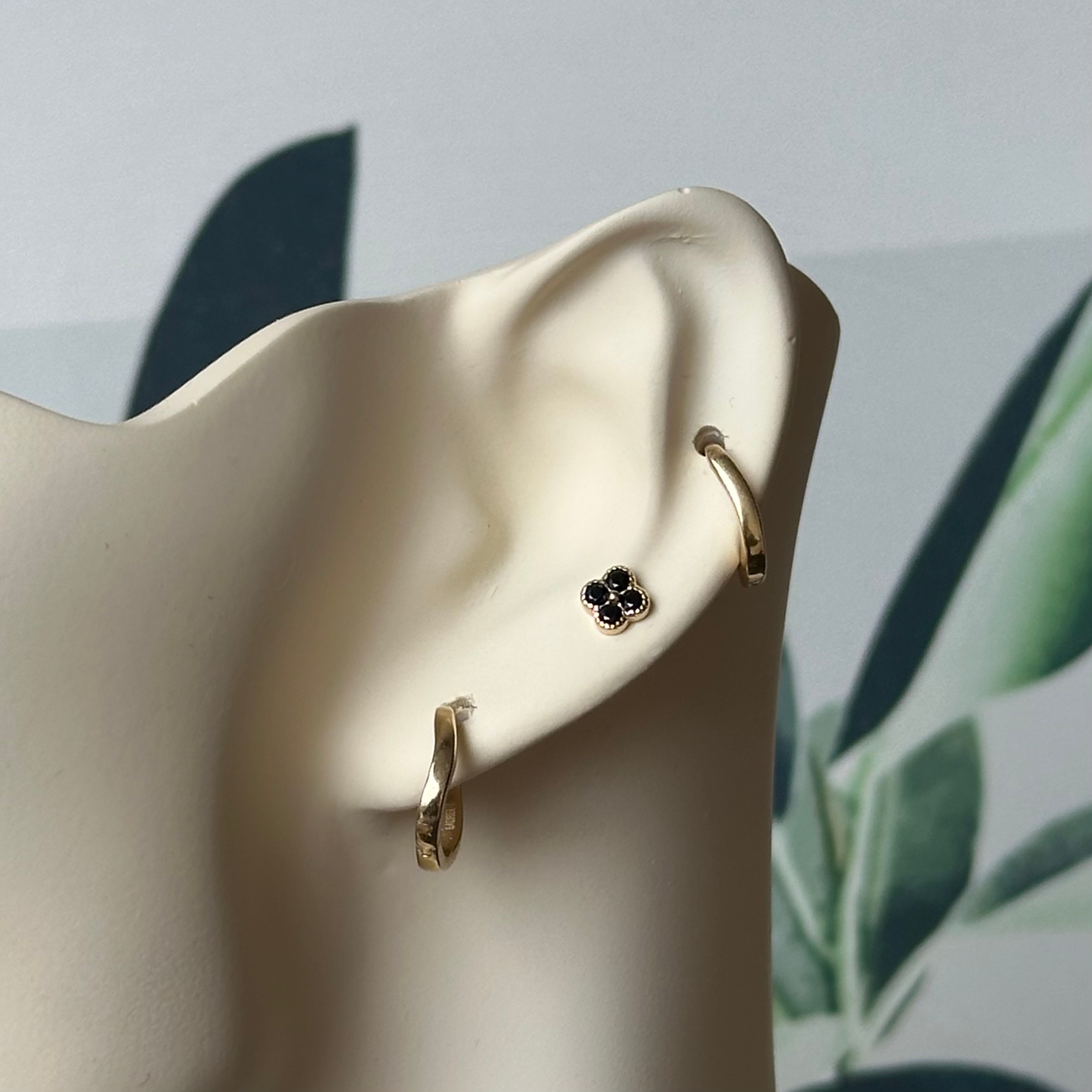 14K Gold Clover with stone