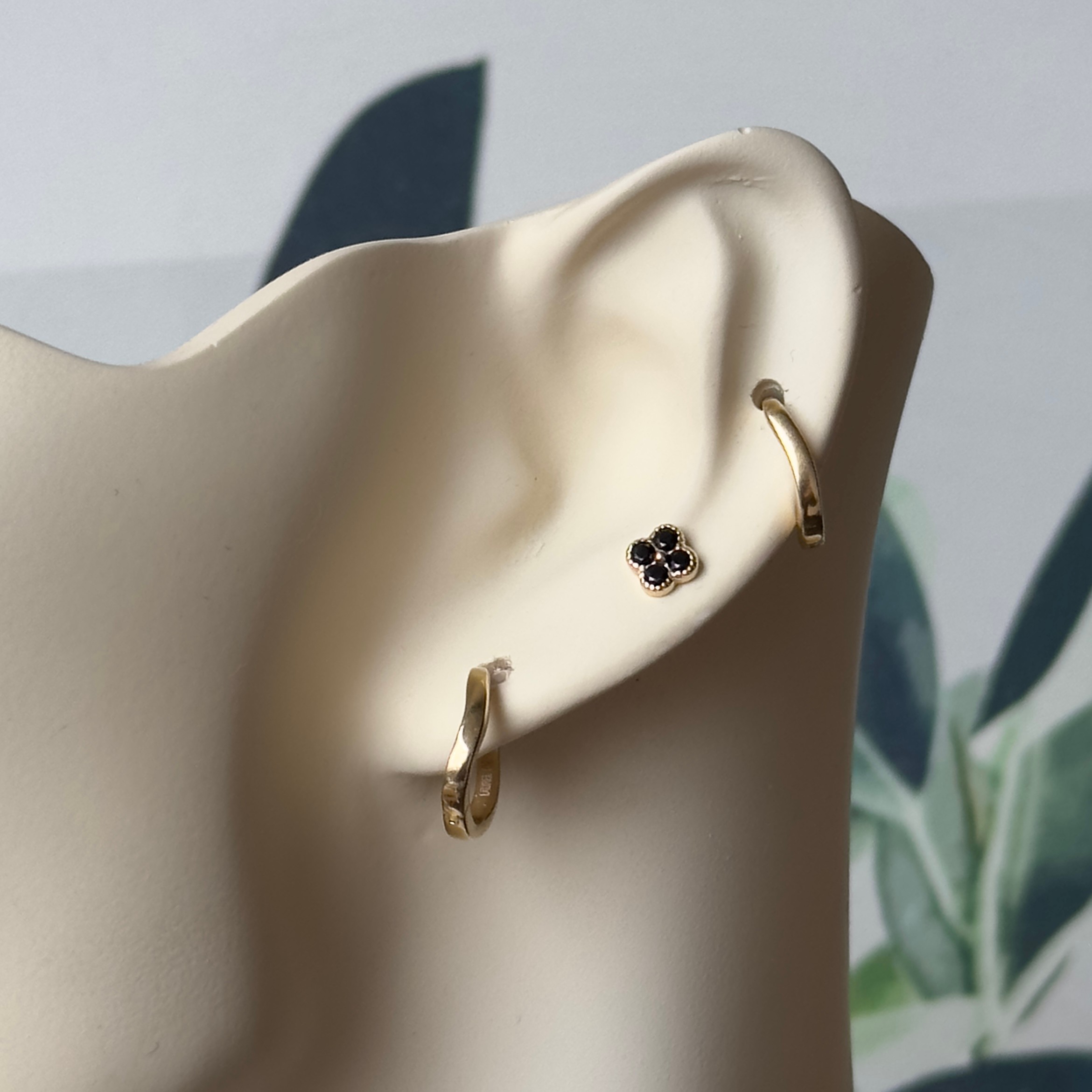 14K Gold Clover with stone