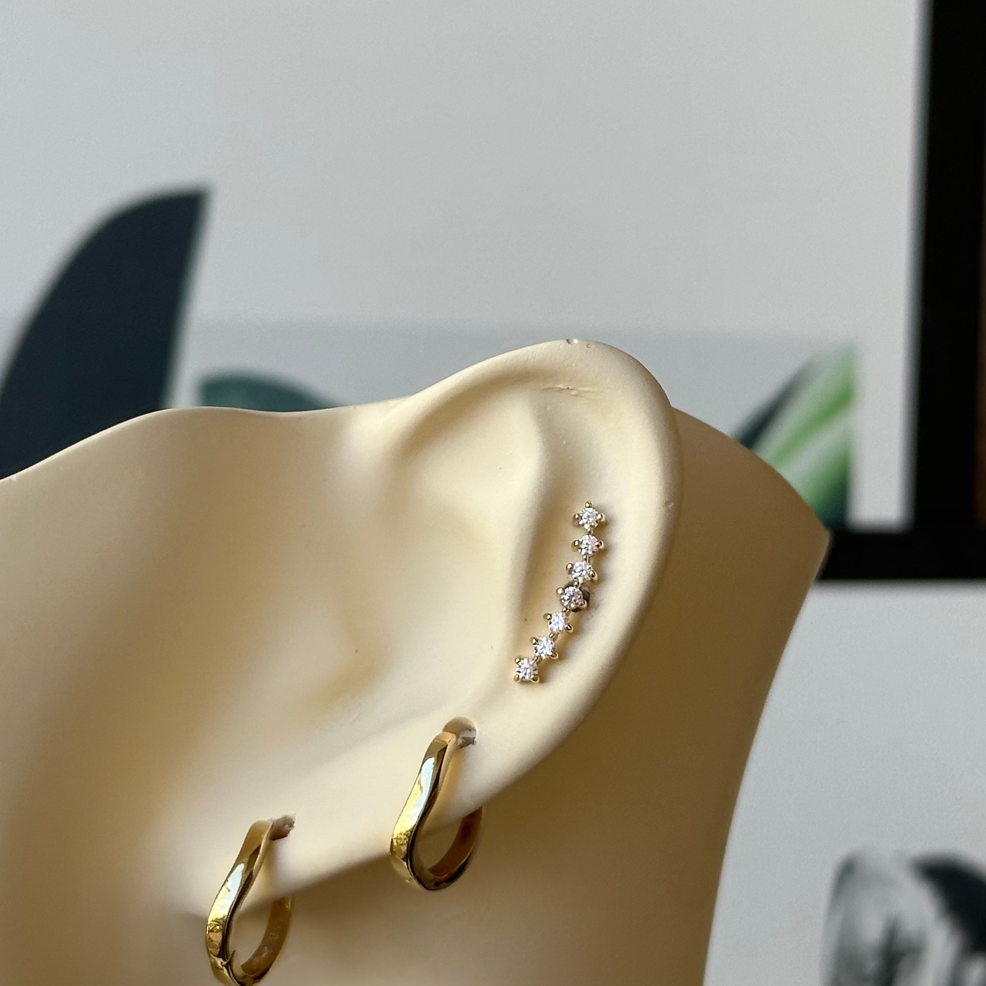 14K Gold Seven Stone Piercing