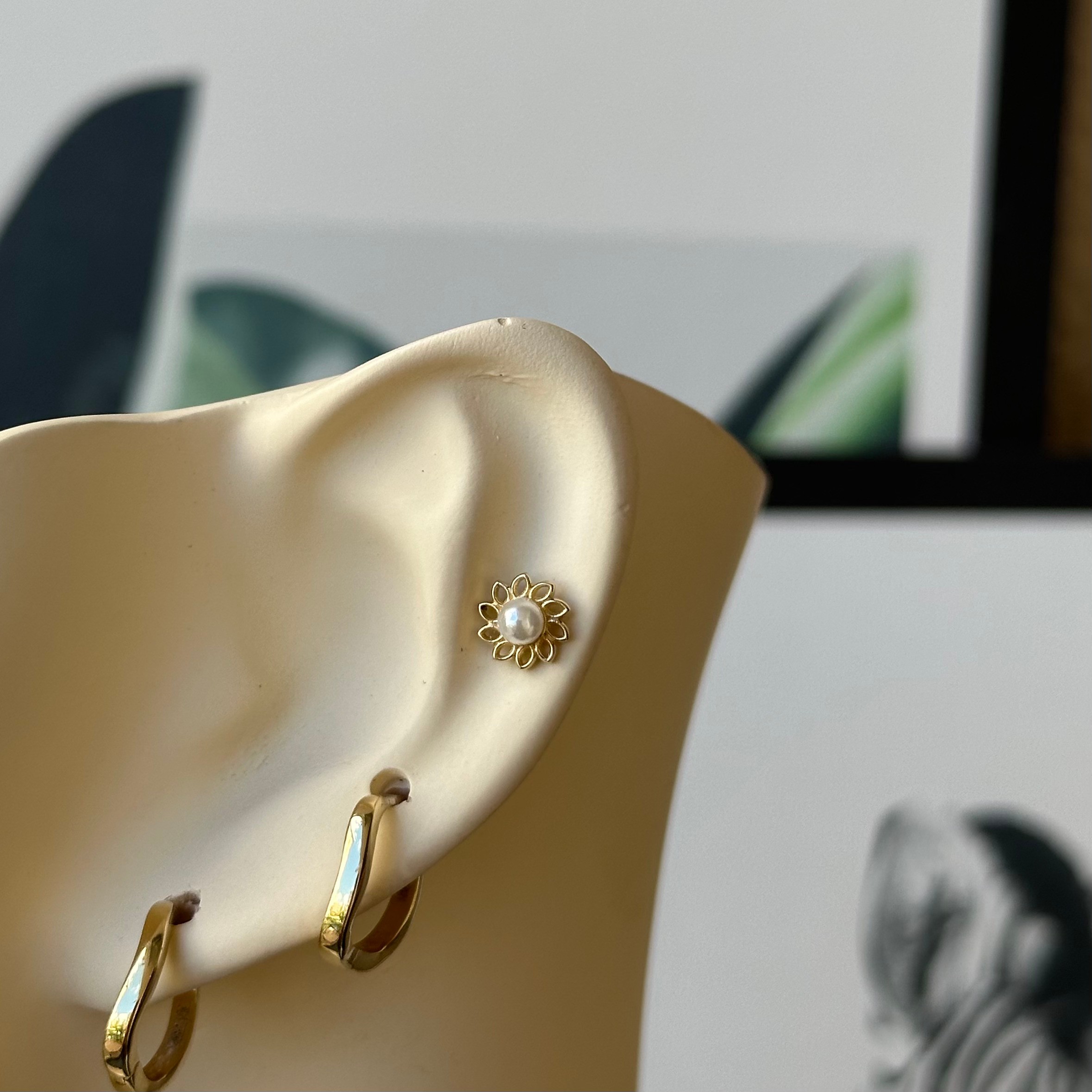 14K Gold Sunny With Pearl Piercing