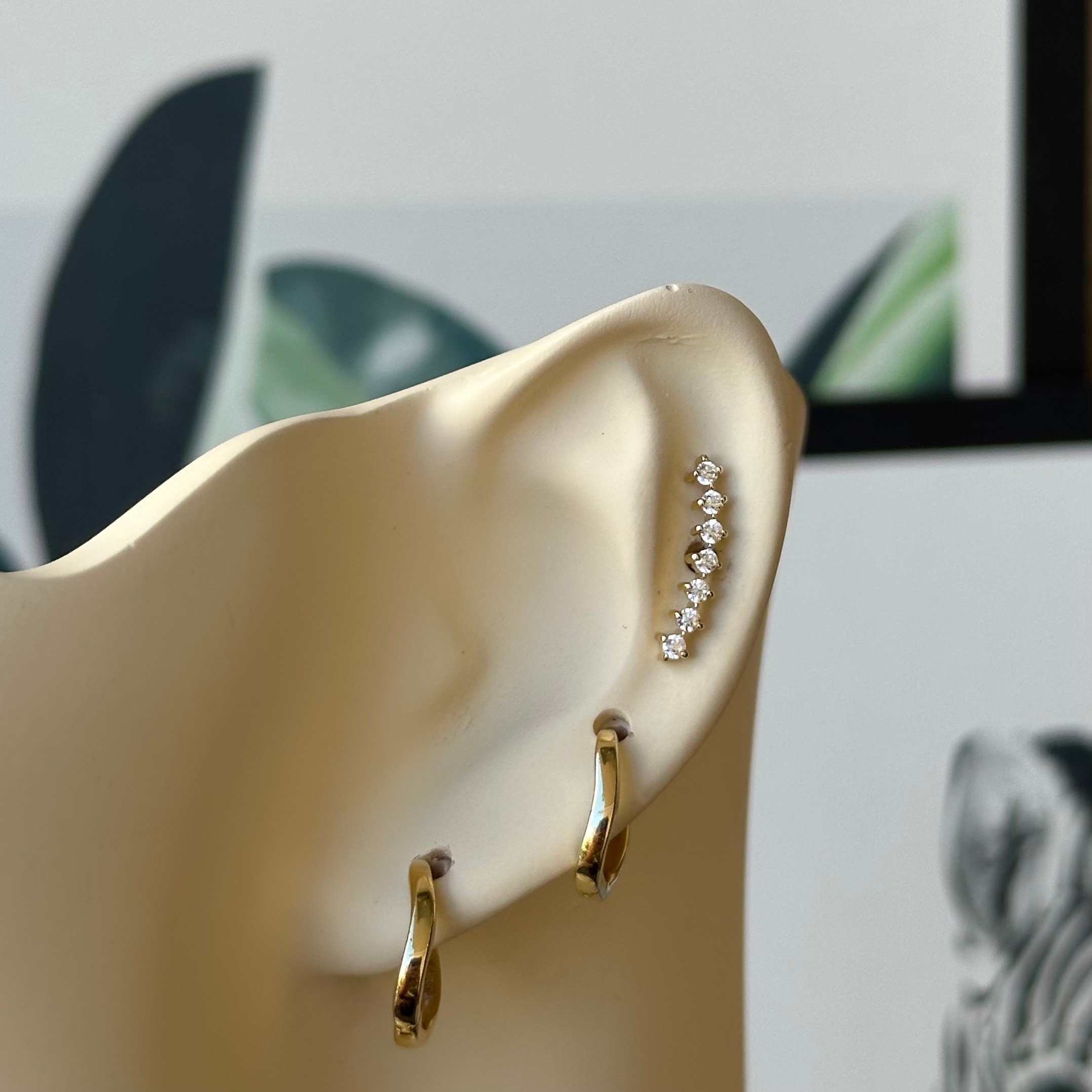 14K Gold Seven Stone Piercing
