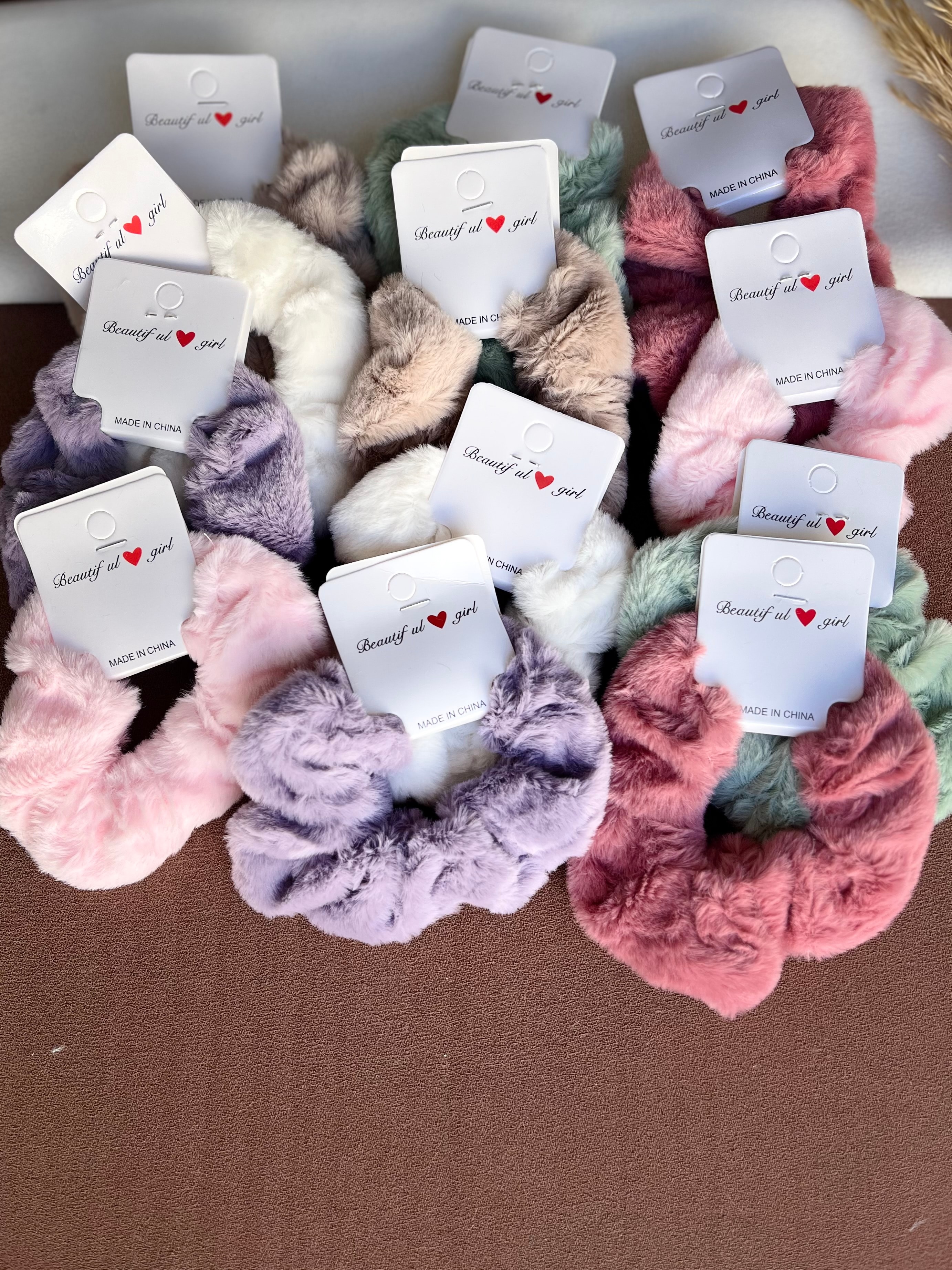 A7722 Tüylü Lastik Toka (12 adet)