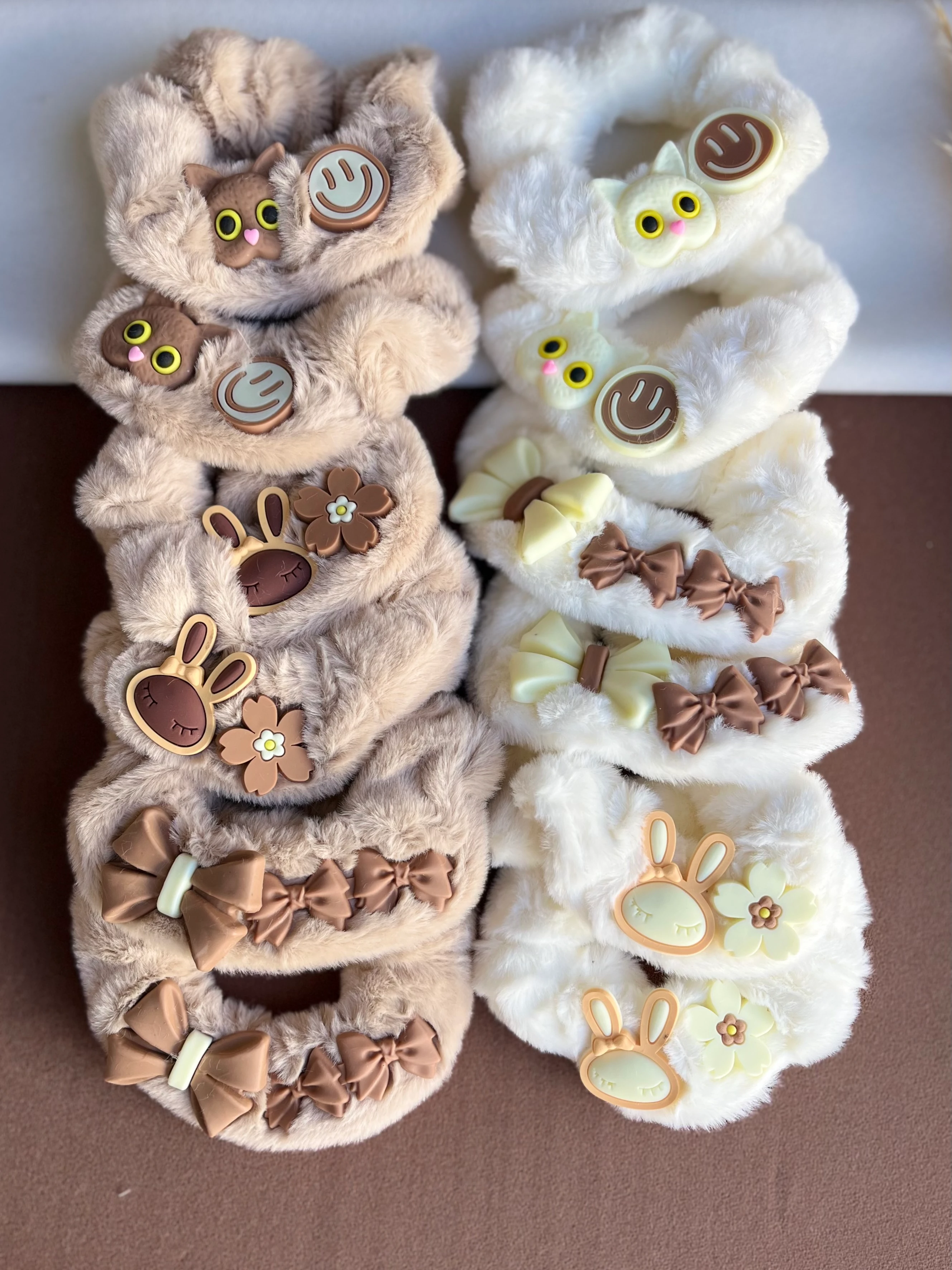 A7742 Tüylü Lastik Toka (12 adet)