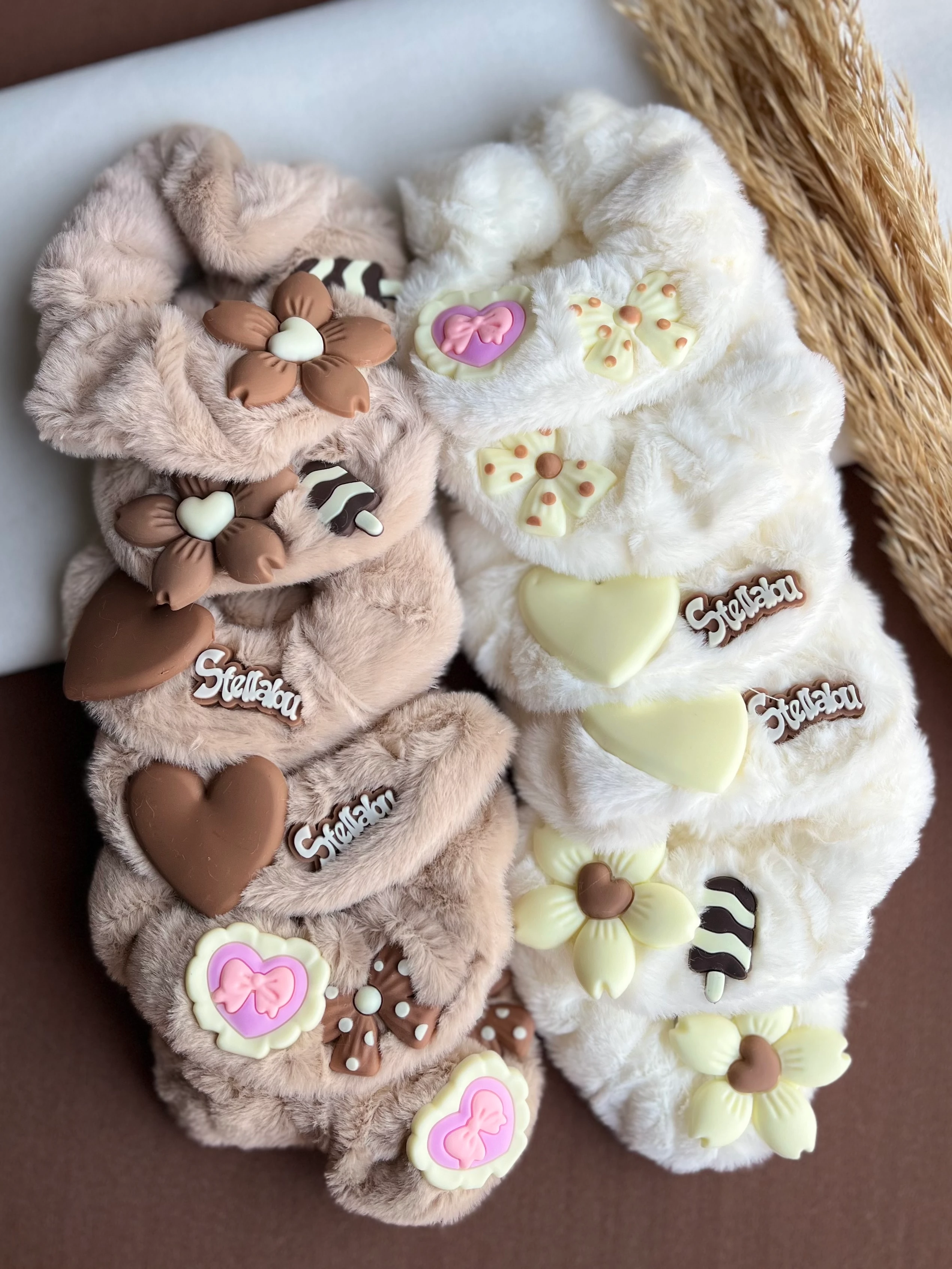 A8453 Tüylü Lastik Toka(12 adet)