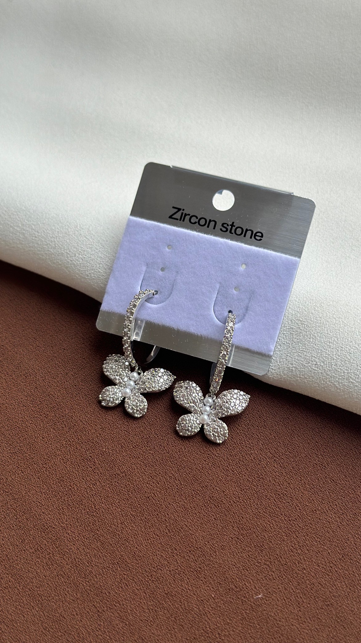 7330 Taşlı Zara Küpe