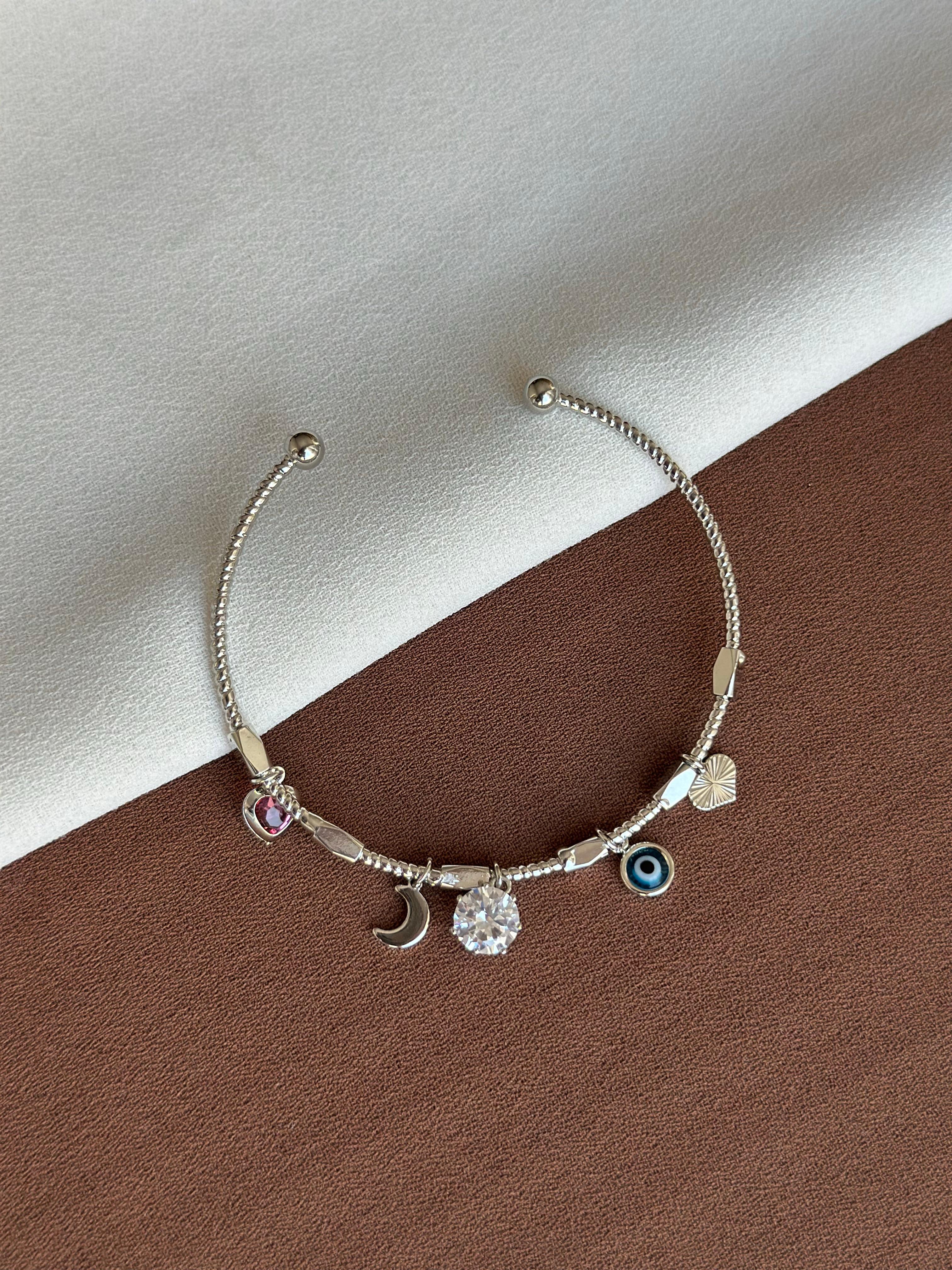 A6214 Pandora