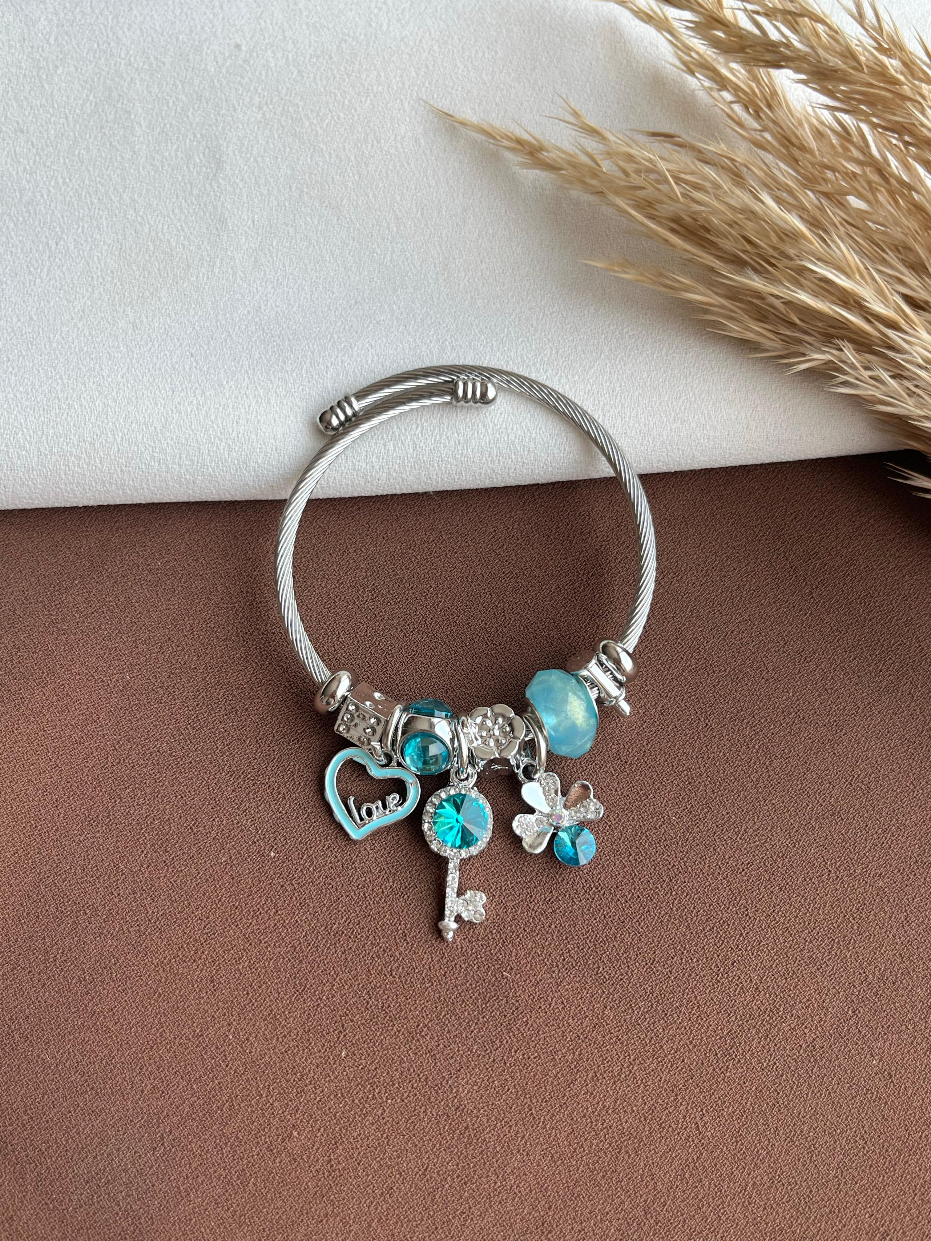 A5523 Pandora