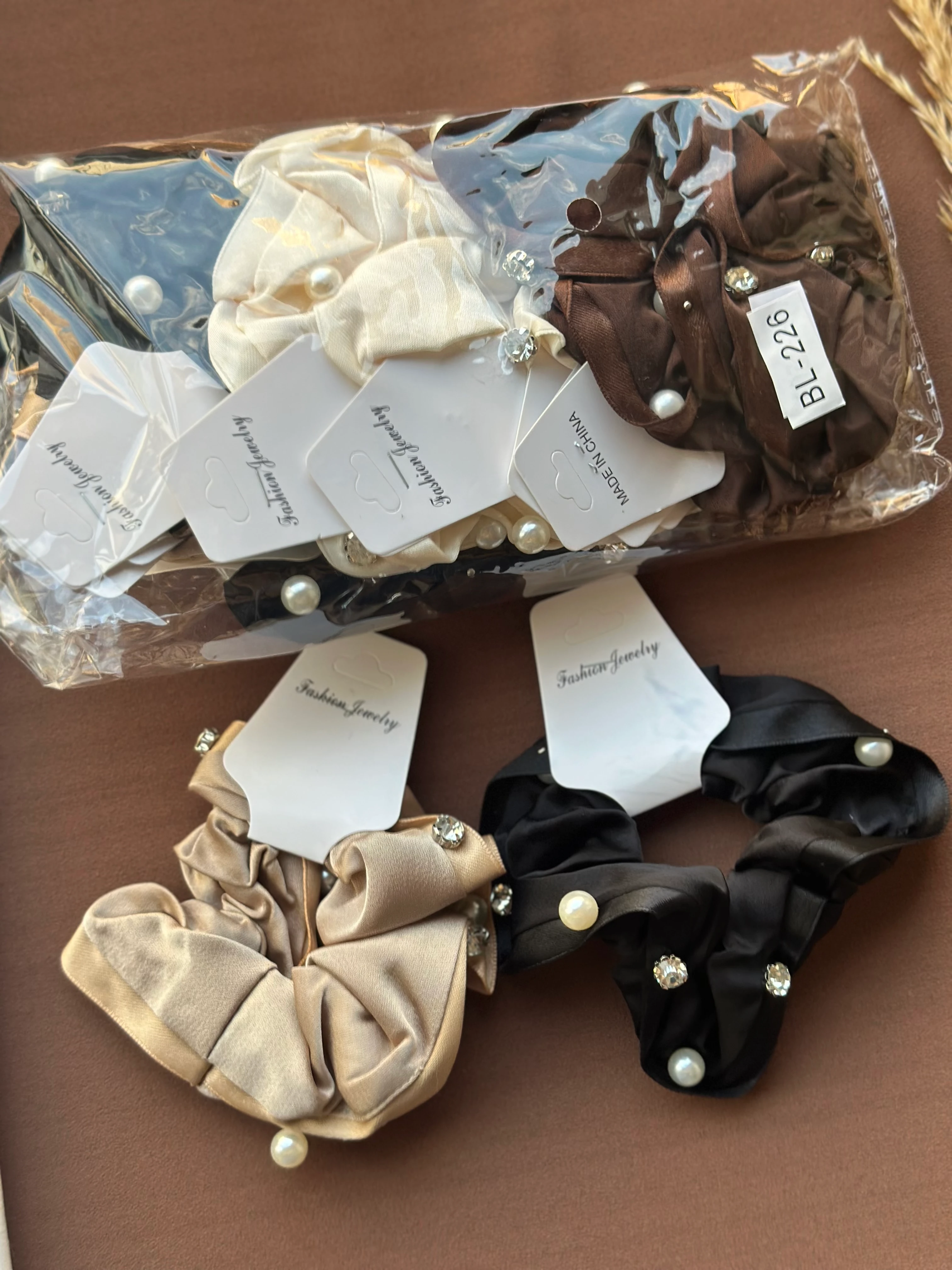 A8441 İncili Lastik Toka