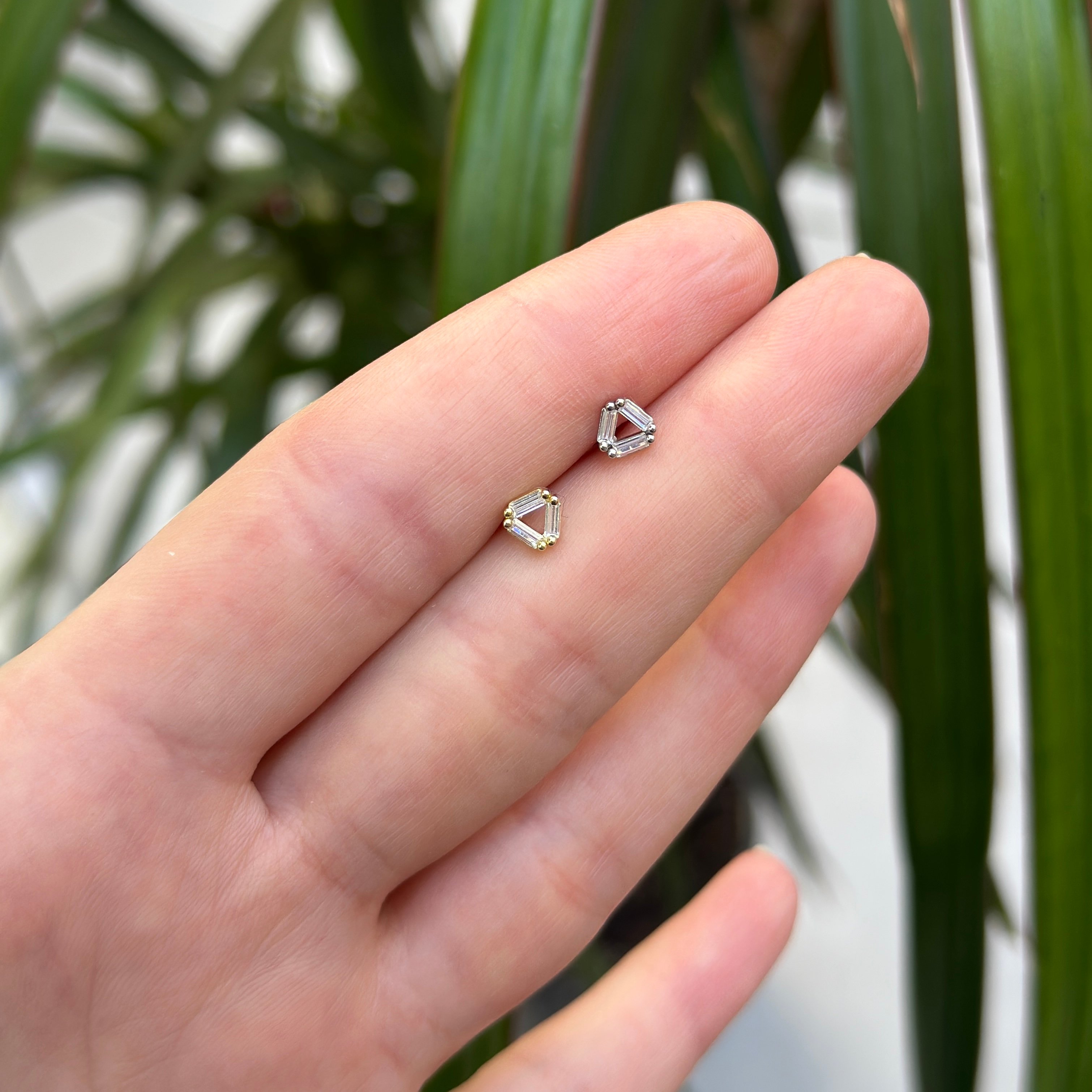Triangle Baguette Piercing