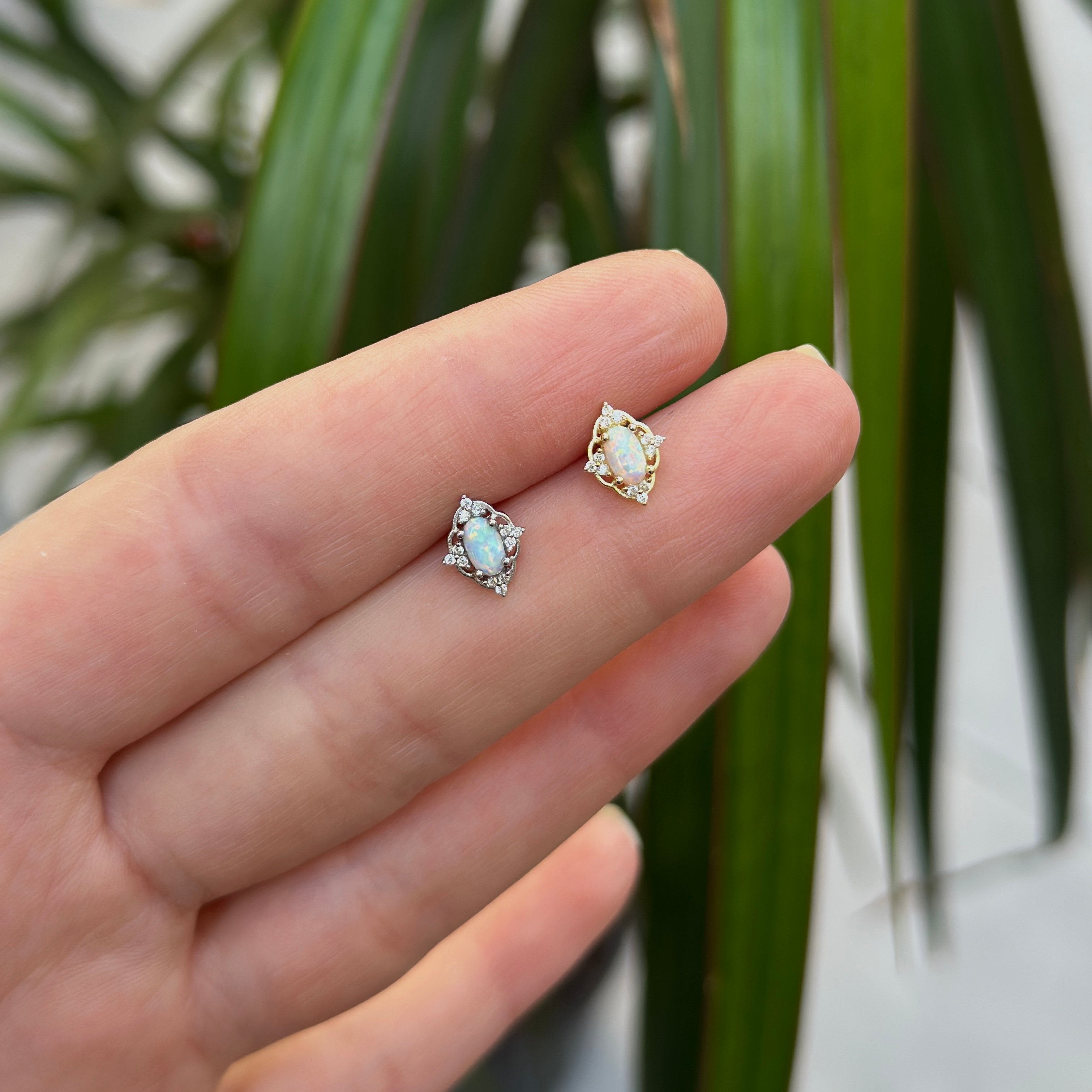 Opalite Coat of Arms Piercing 