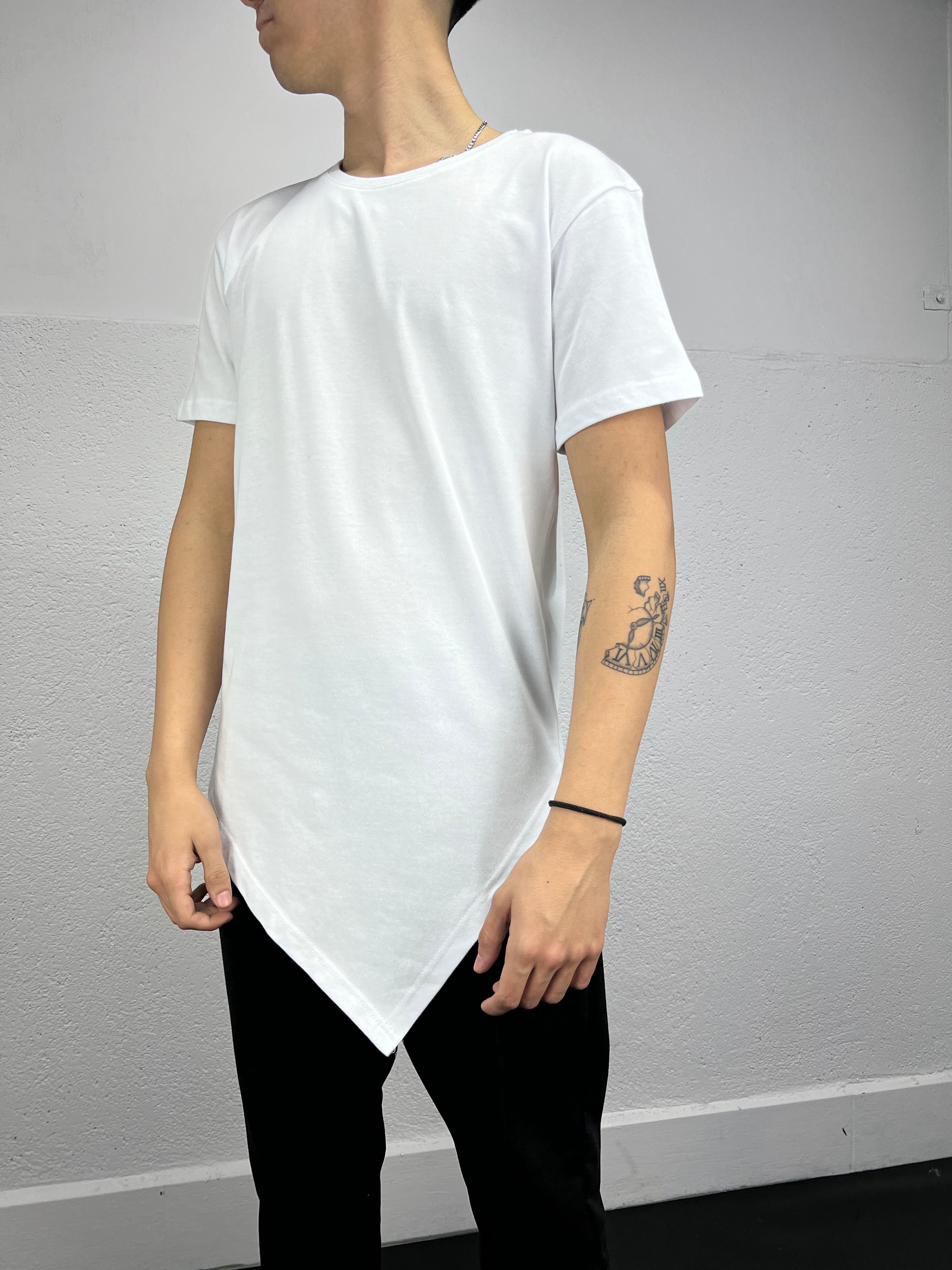 Beyaz Asimetrik T-shirt