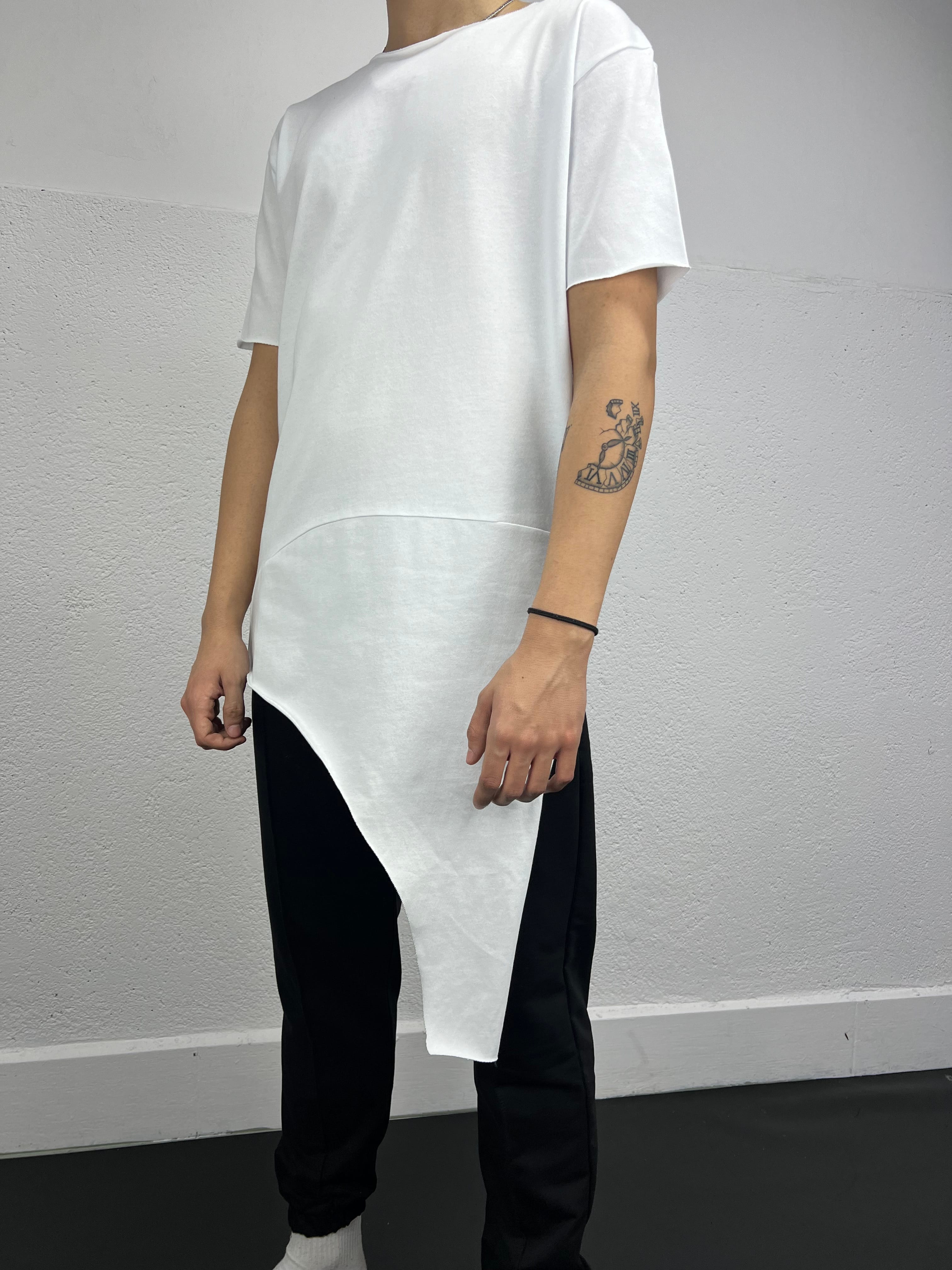 Beyaz Asimetrik T-shirt