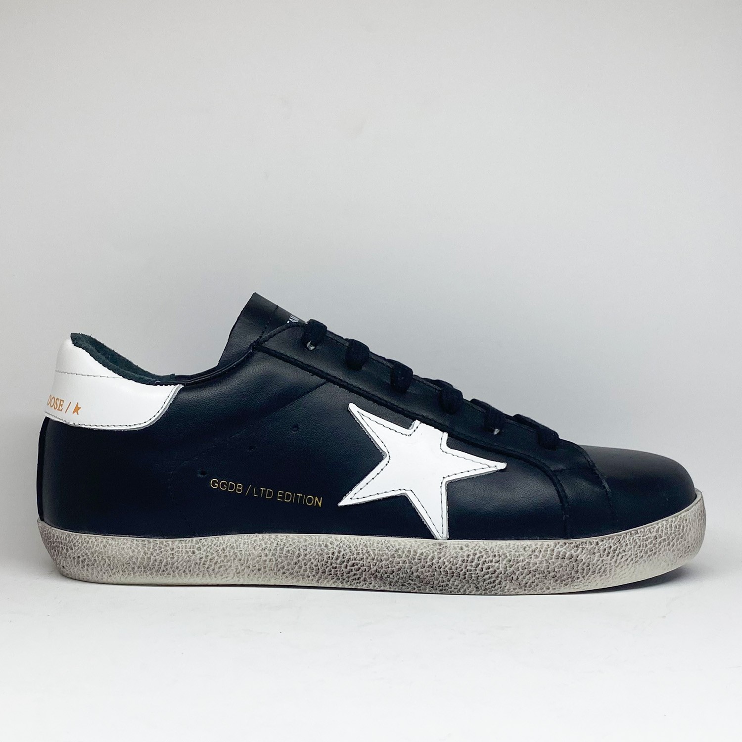 Siyah Deri Beyaz Yıldız Detaylı Erkek Sneaker