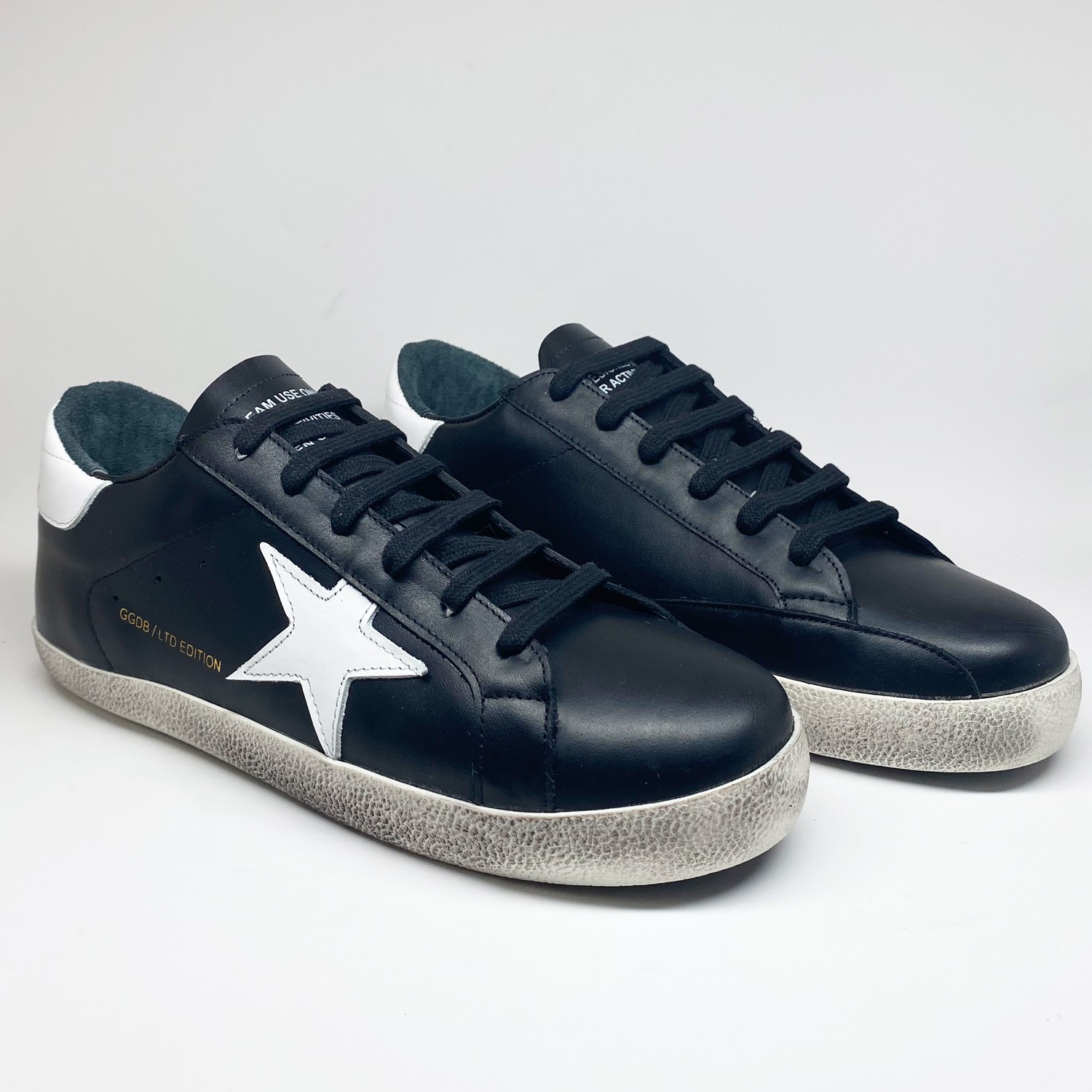 Siyah Deri Beyaz Yıldız Detaylı Erkek Sneaker