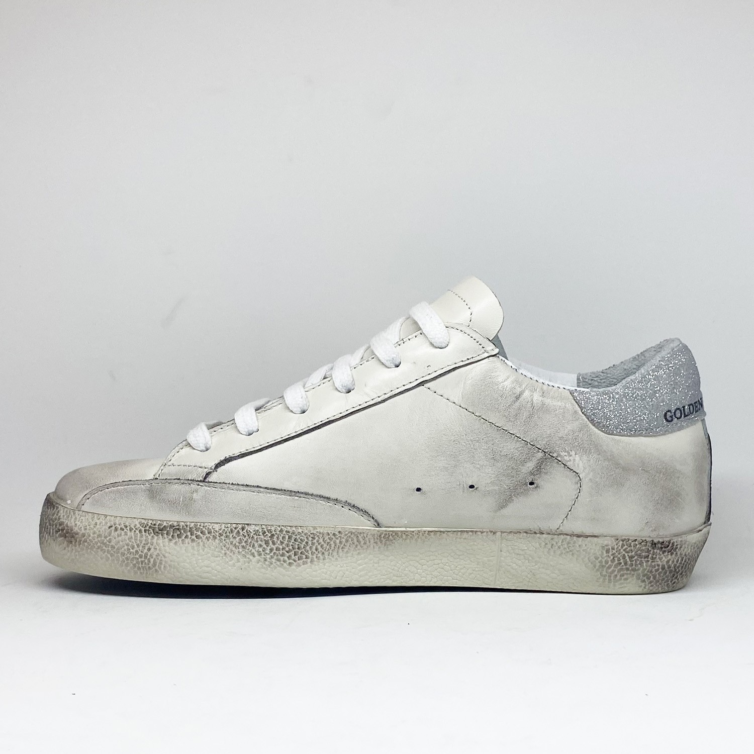 Beyaz Deri Bej Yıldız Detaylı Kadın Sneaker