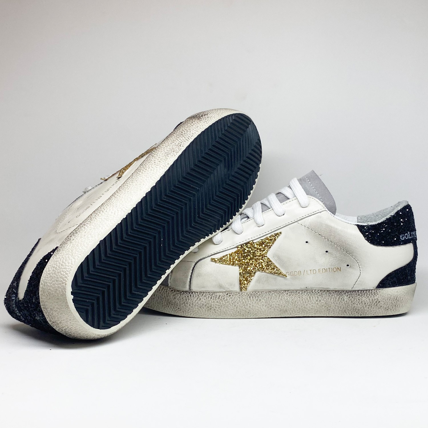 Beyaz Deri Sarı Pul Yıldız Detaylı Kadın Sneaker