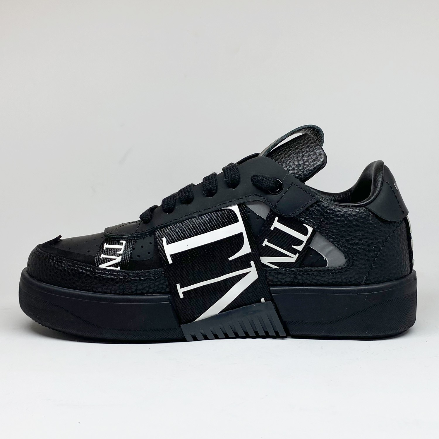 Şerit Detaylı Siyah Sneaker