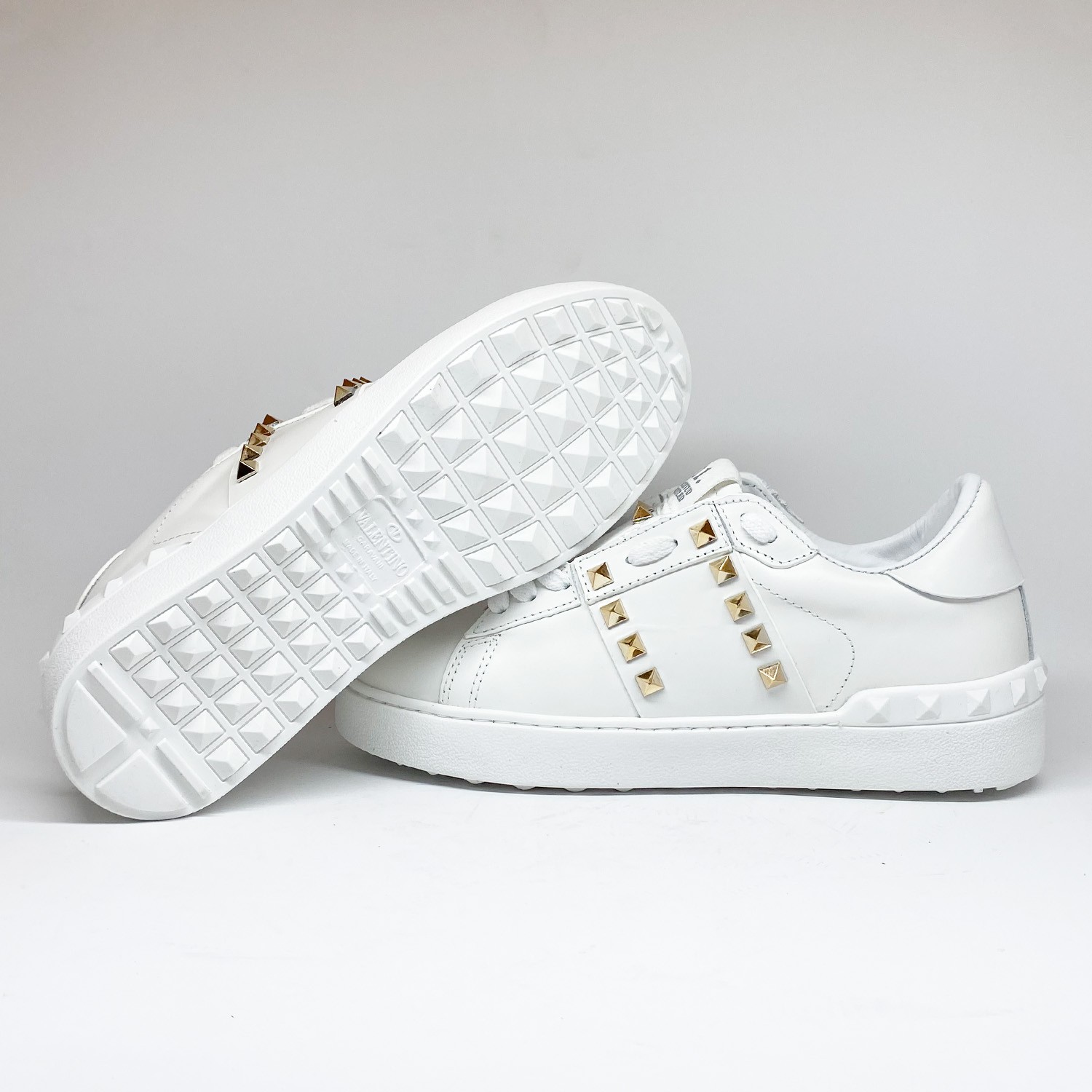 Troklu Beyaz Sneaker
