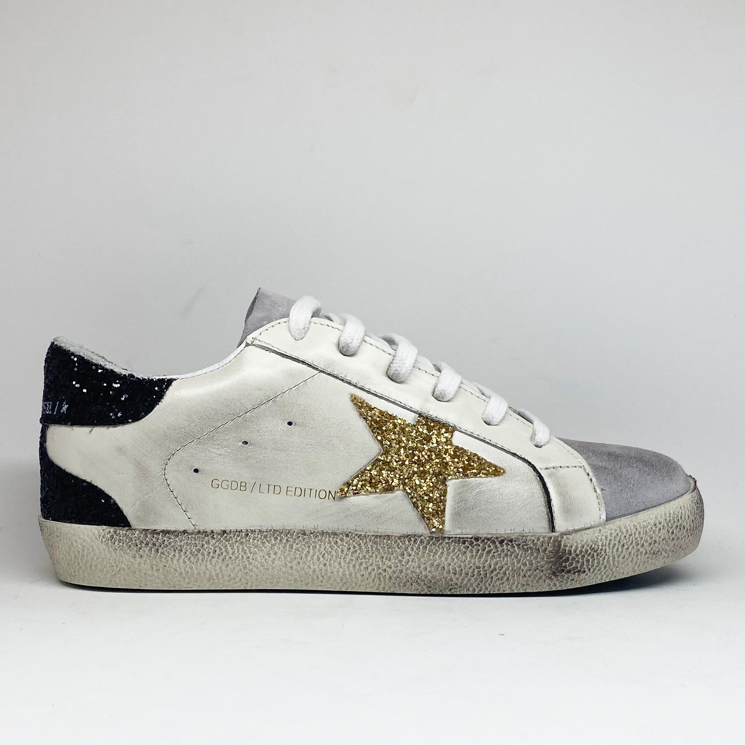 Beyaz Deri Sarı Pul Yıldız Detaylı Kadın Sneaker