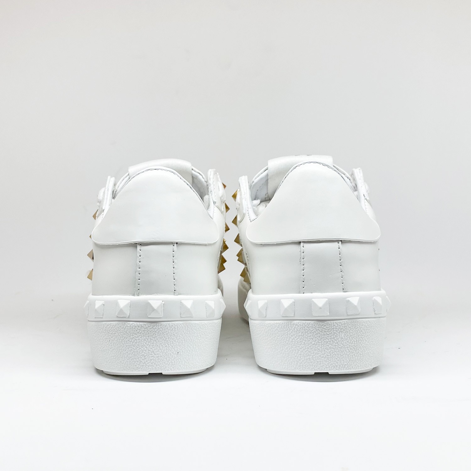 Troklu Beyaz Sneaker