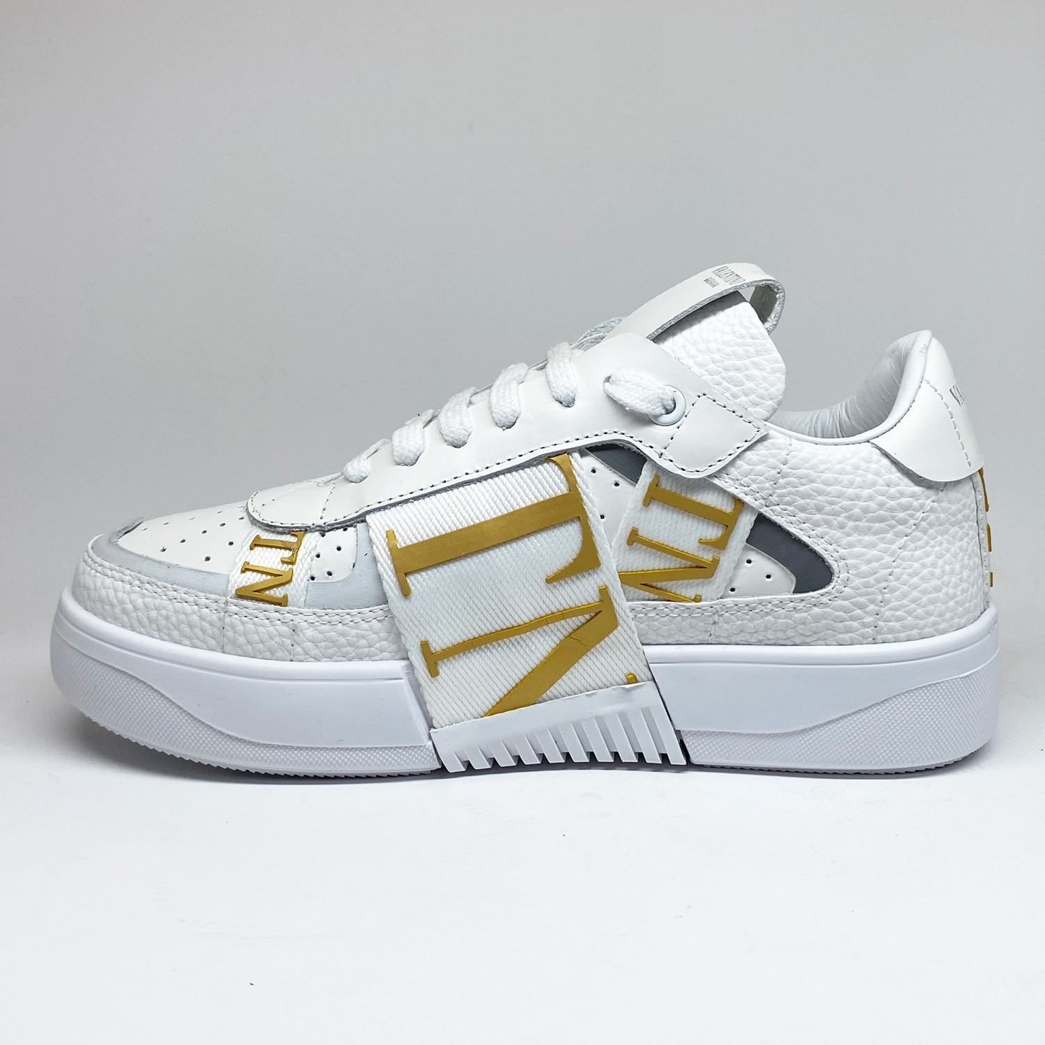 Şerit Detaylı Beyaz Sneaker