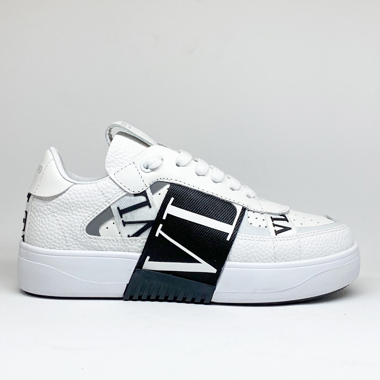 Şerit Detaylı Beyaz Sneaker