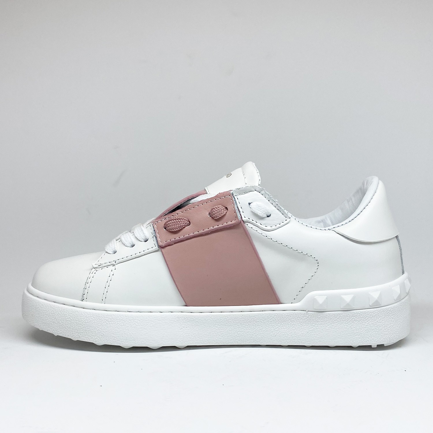 Pembe Şeritli Beyaz Sneaker