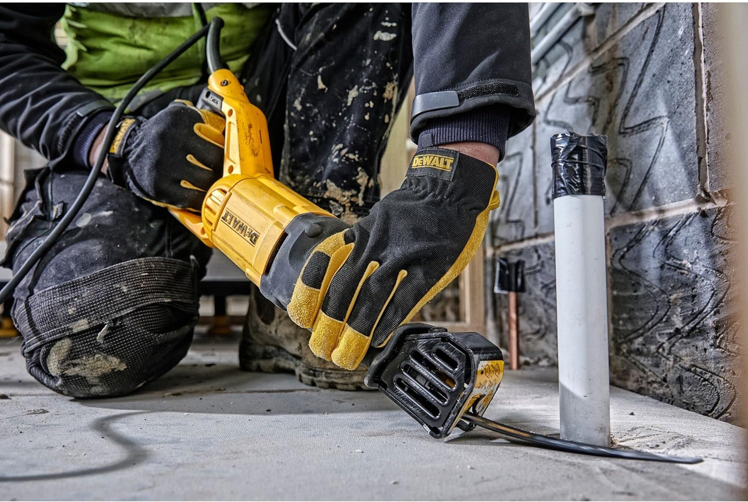 Dewalt DWE305PK 1100 W 280 mm Profesyonel Tilki Kuyruğu Testere