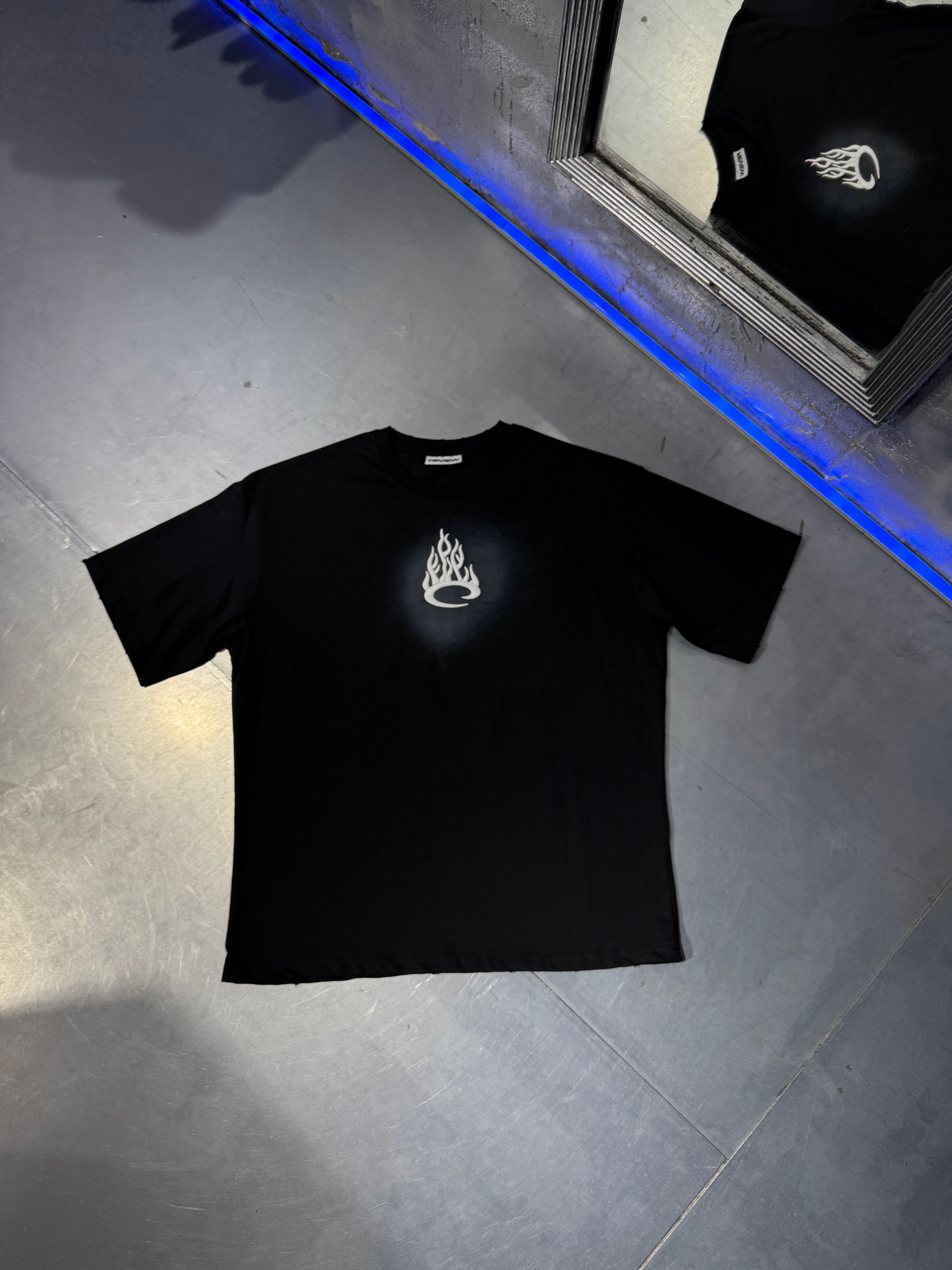 Minimal Flame Nakış Detaylı Oversize T-Shirt